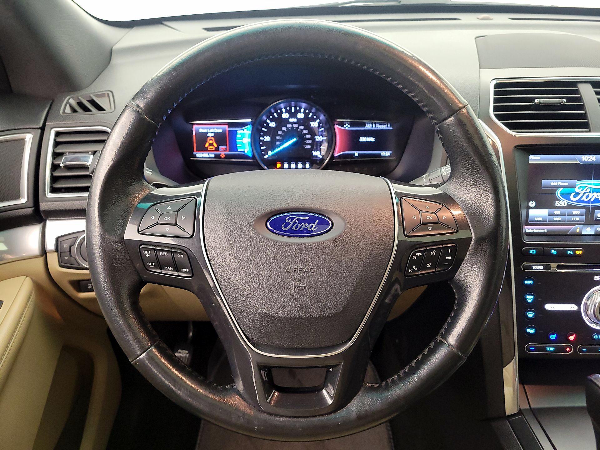 Thumbnail: 2016 Ford Explorer - 10