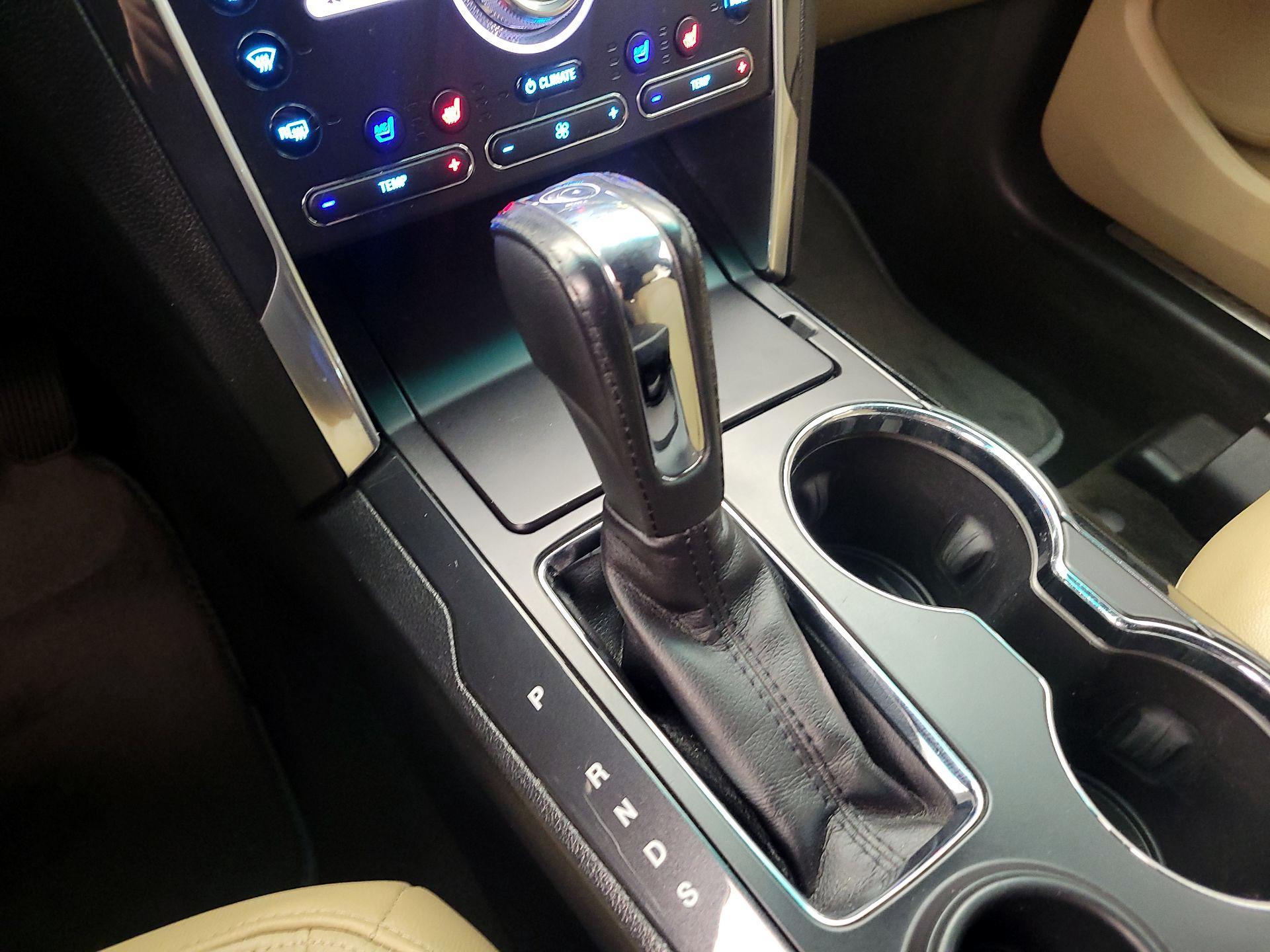 Thumbnail: 2016 Ford Explorer - 17