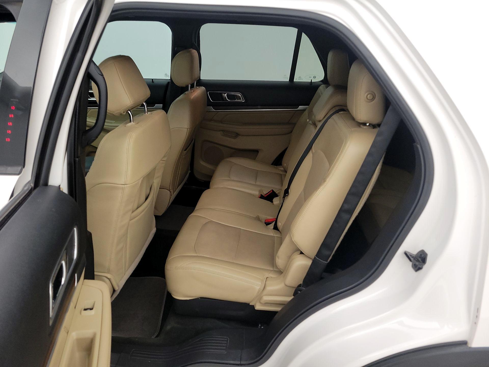 Thumbnail: 2016 Ford Explorer - 20