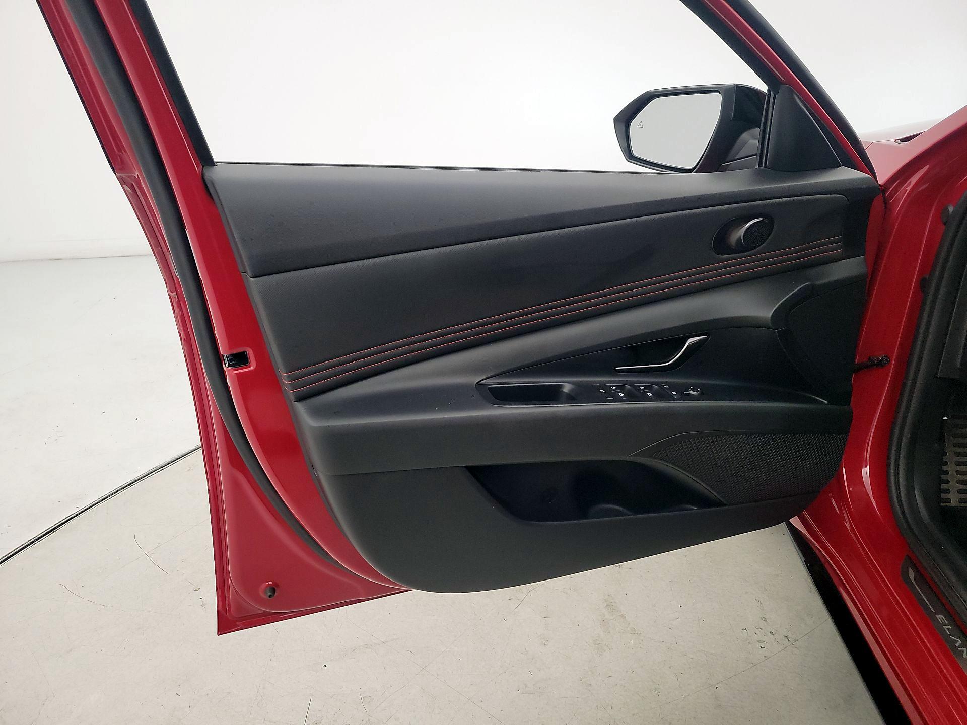 Thumbnail: 2022 Hyundai Elantra - 12