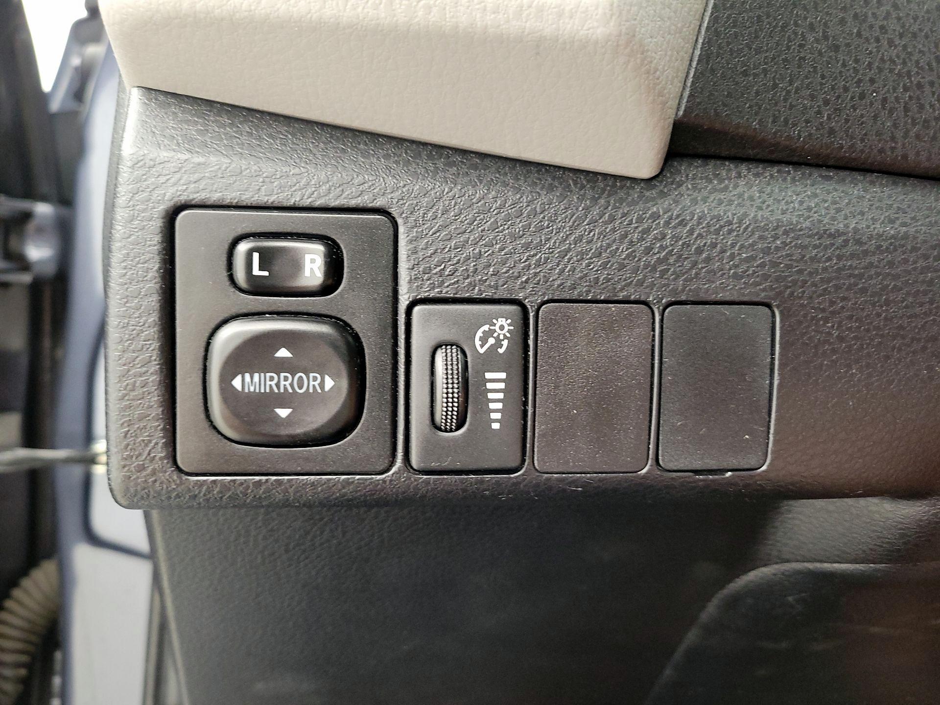 Thumbnail: 2016 Toyota Corolla - 13