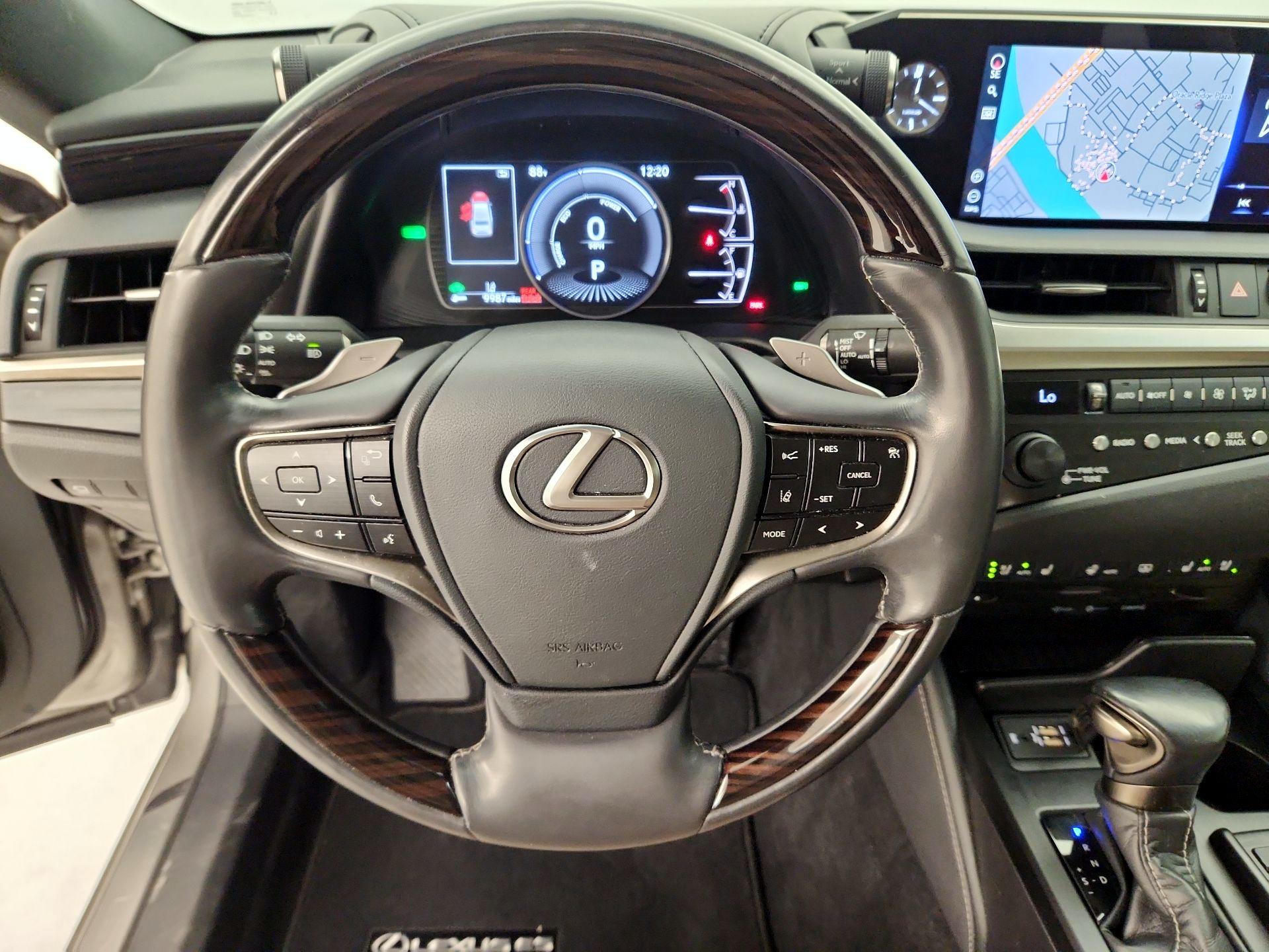 Thumbnail: 2020 Lexus ES - 10