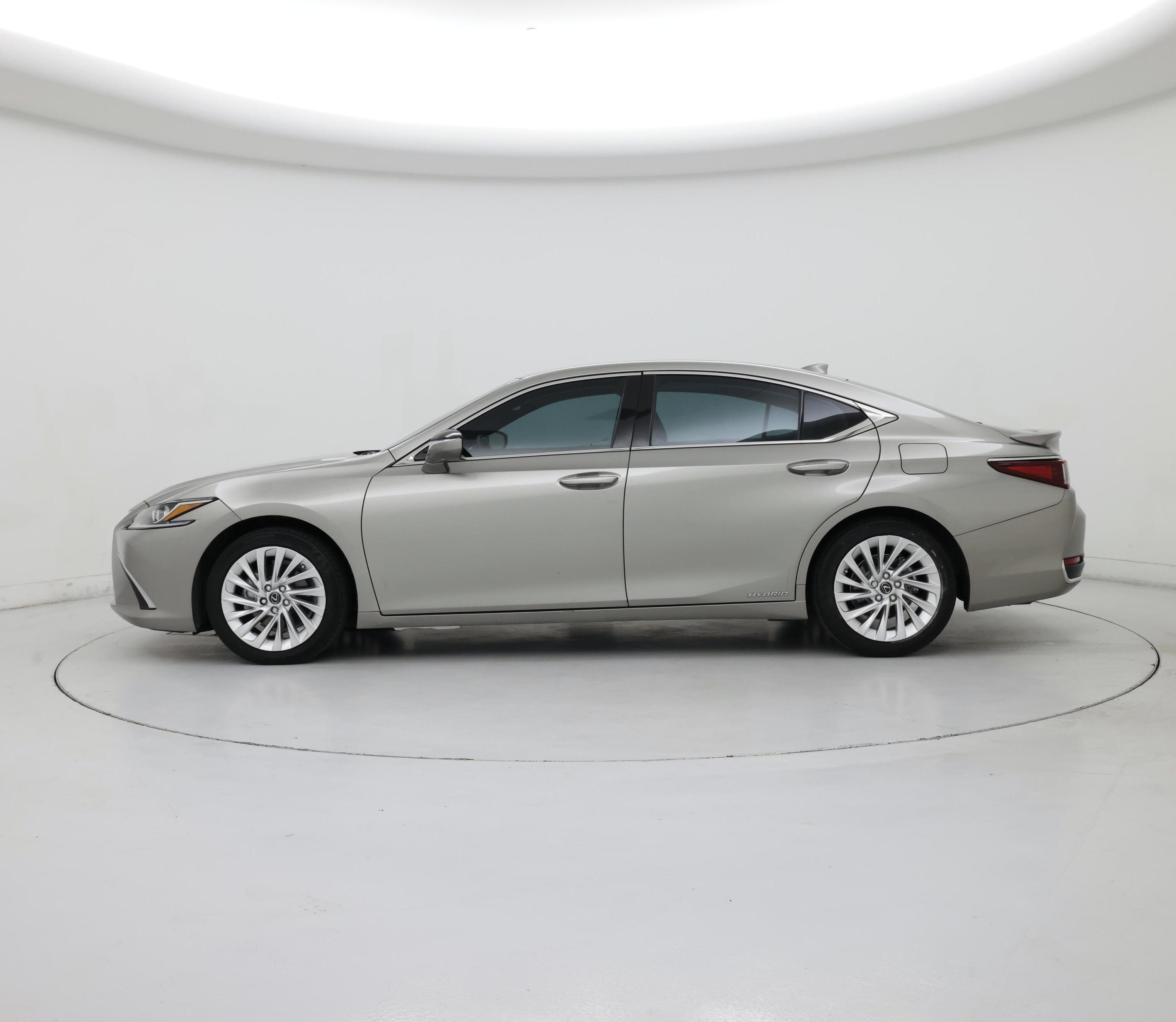 Thumbnail: 2020 Lexus ES - 3