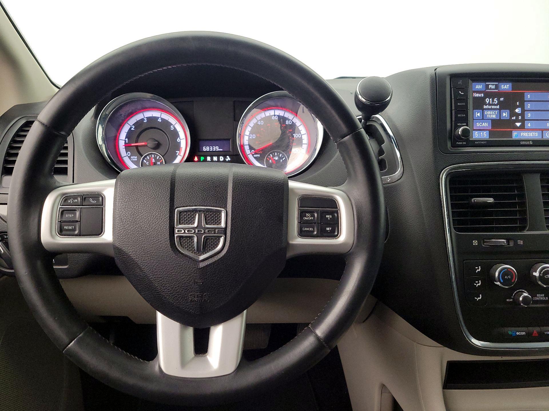 Thumbnail: 2016 Dodge Grand Caravan - 10