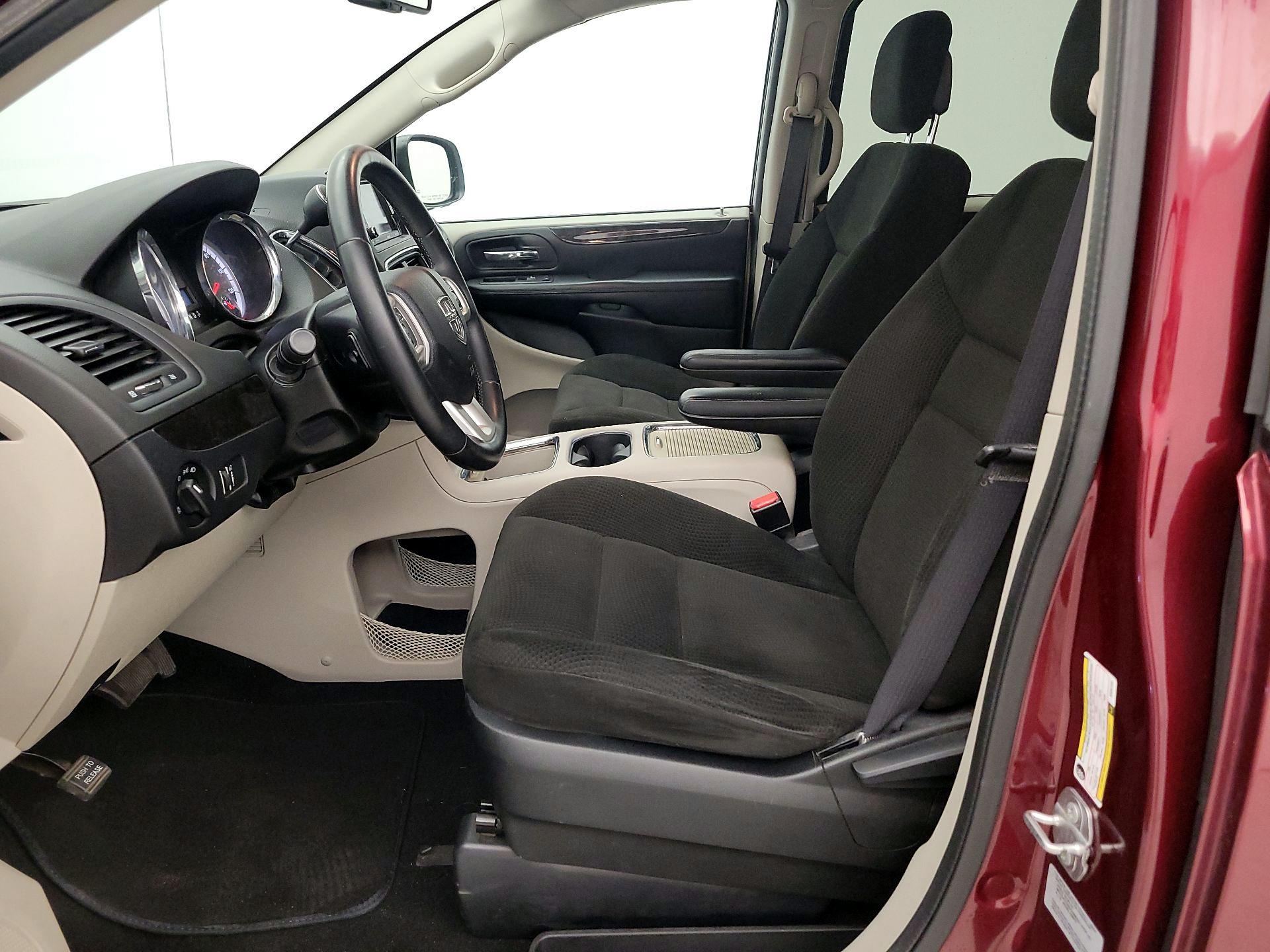 Thumbnail: 2016 Dodge Grand Caravan - 11