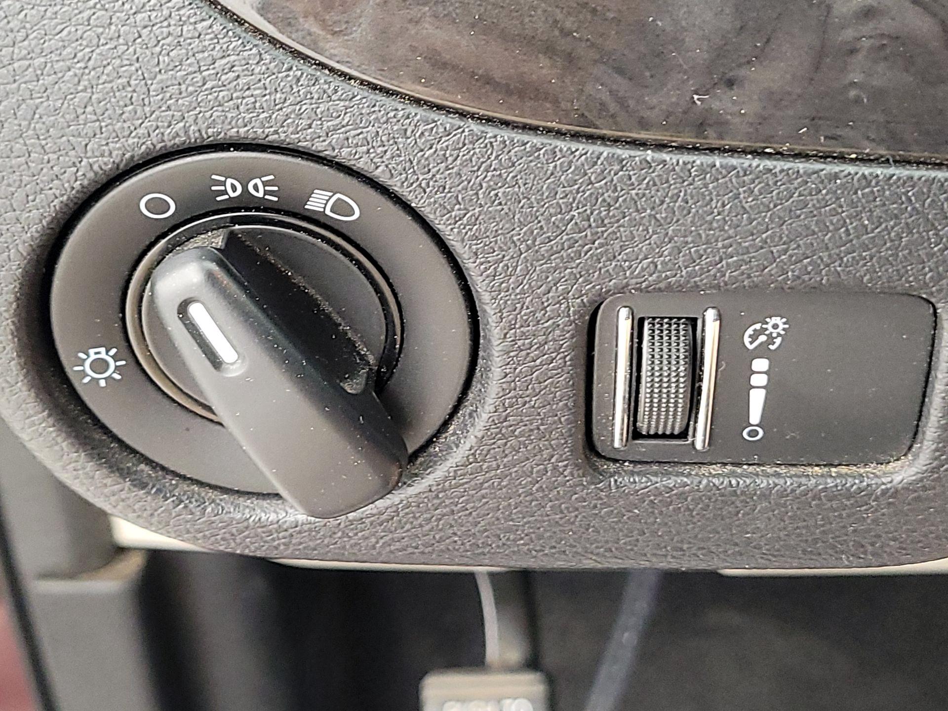 Thumbnail: 2016 Dodge Grand Caravan - 13