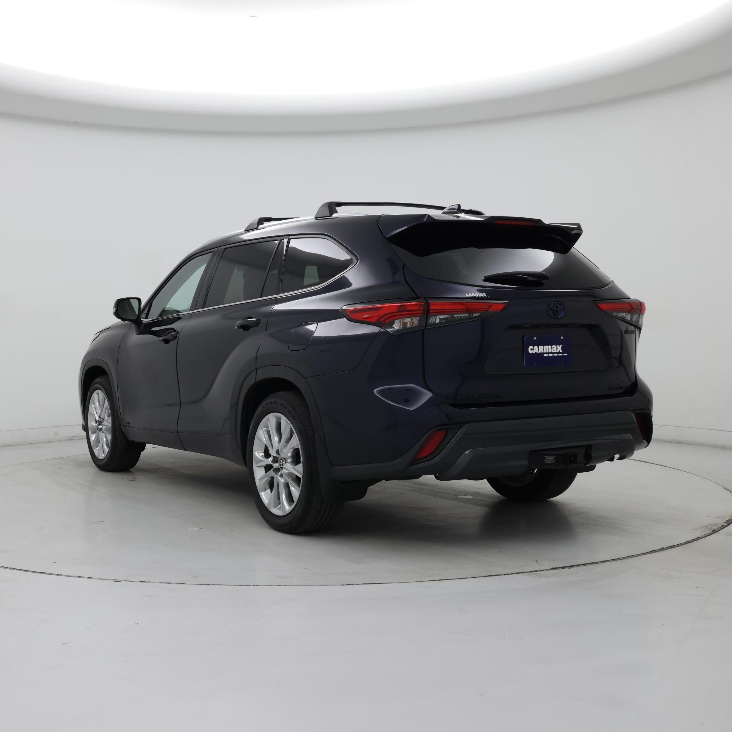 Thumbnail: 2023 Toyota Highlander - 2
