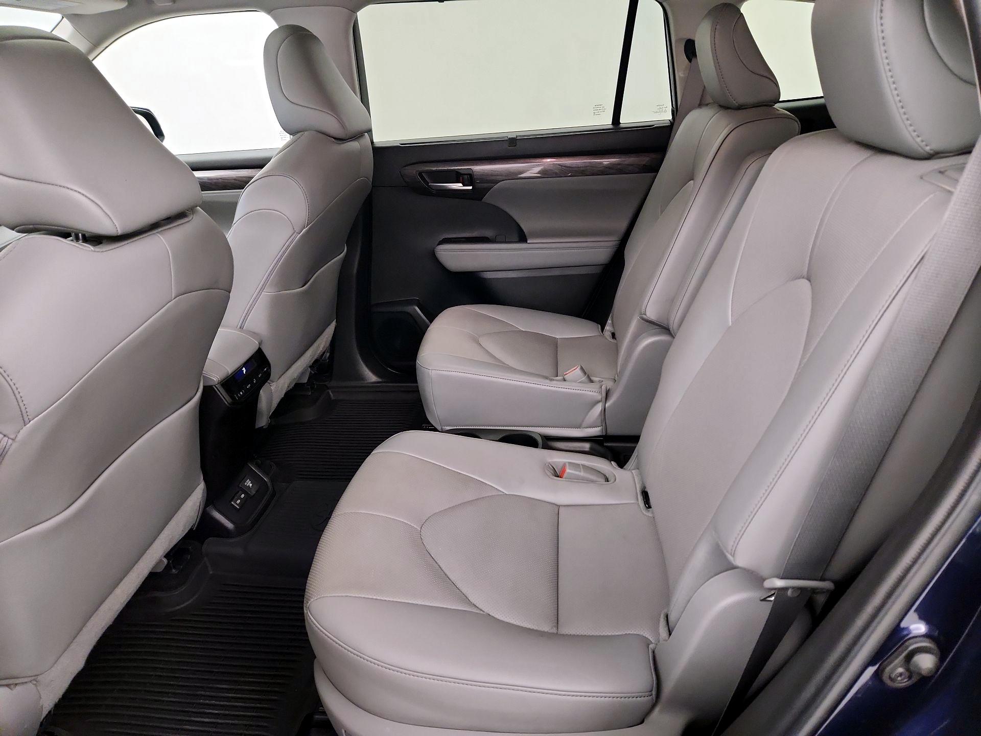 Thumbnail: 2023 Toyota Highlander - 20