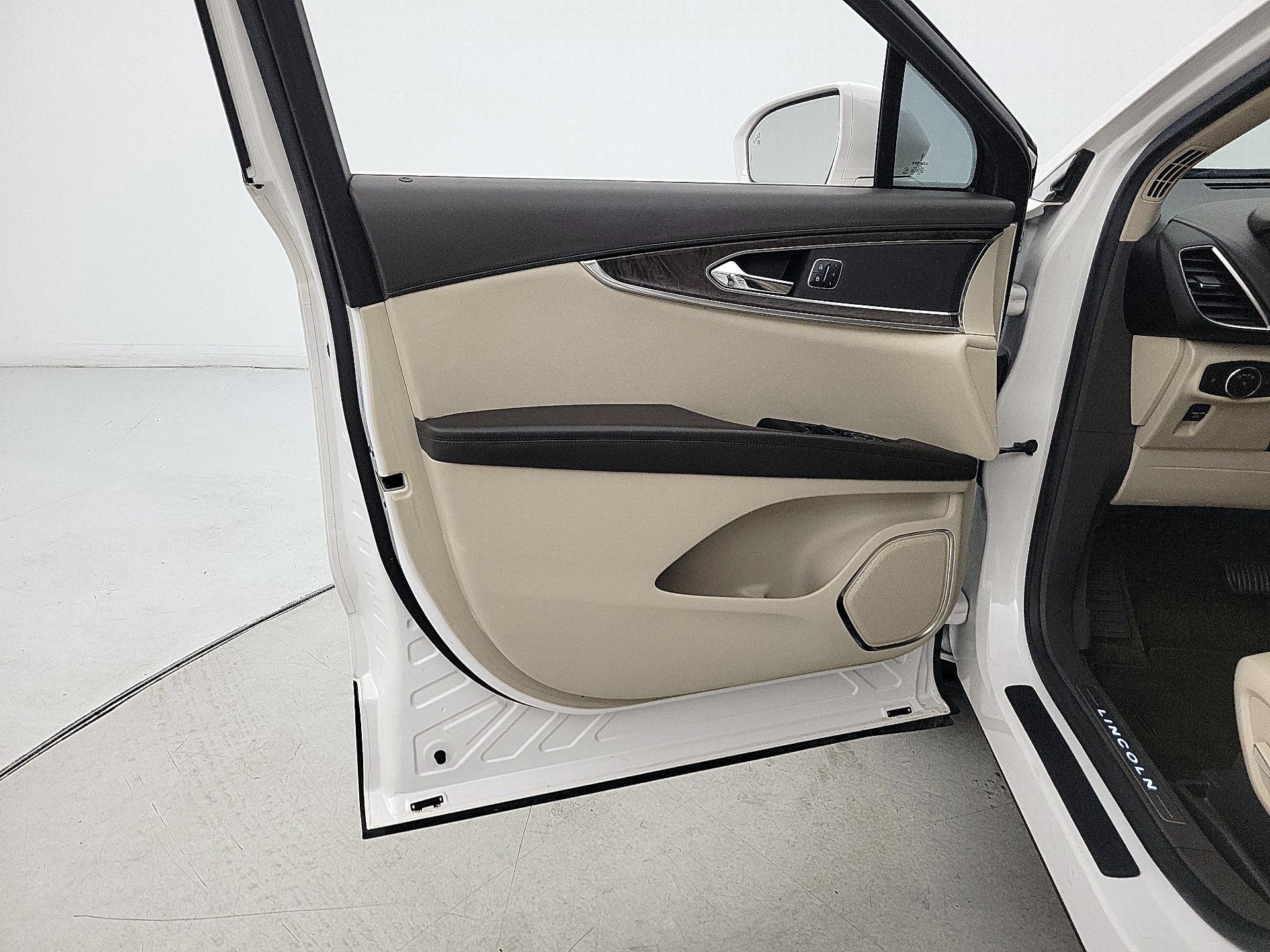 Thumbnail: 2018 Lincoln MKX - 12