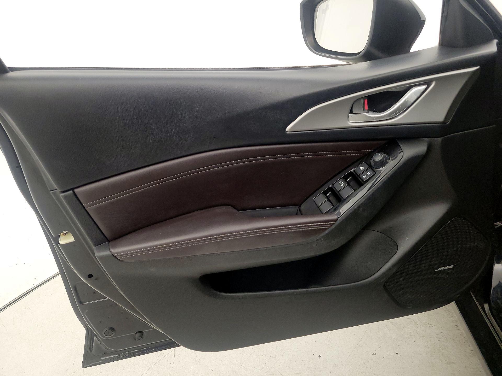 Thumbnail: 2018 Mazda Mazda3 - 12
