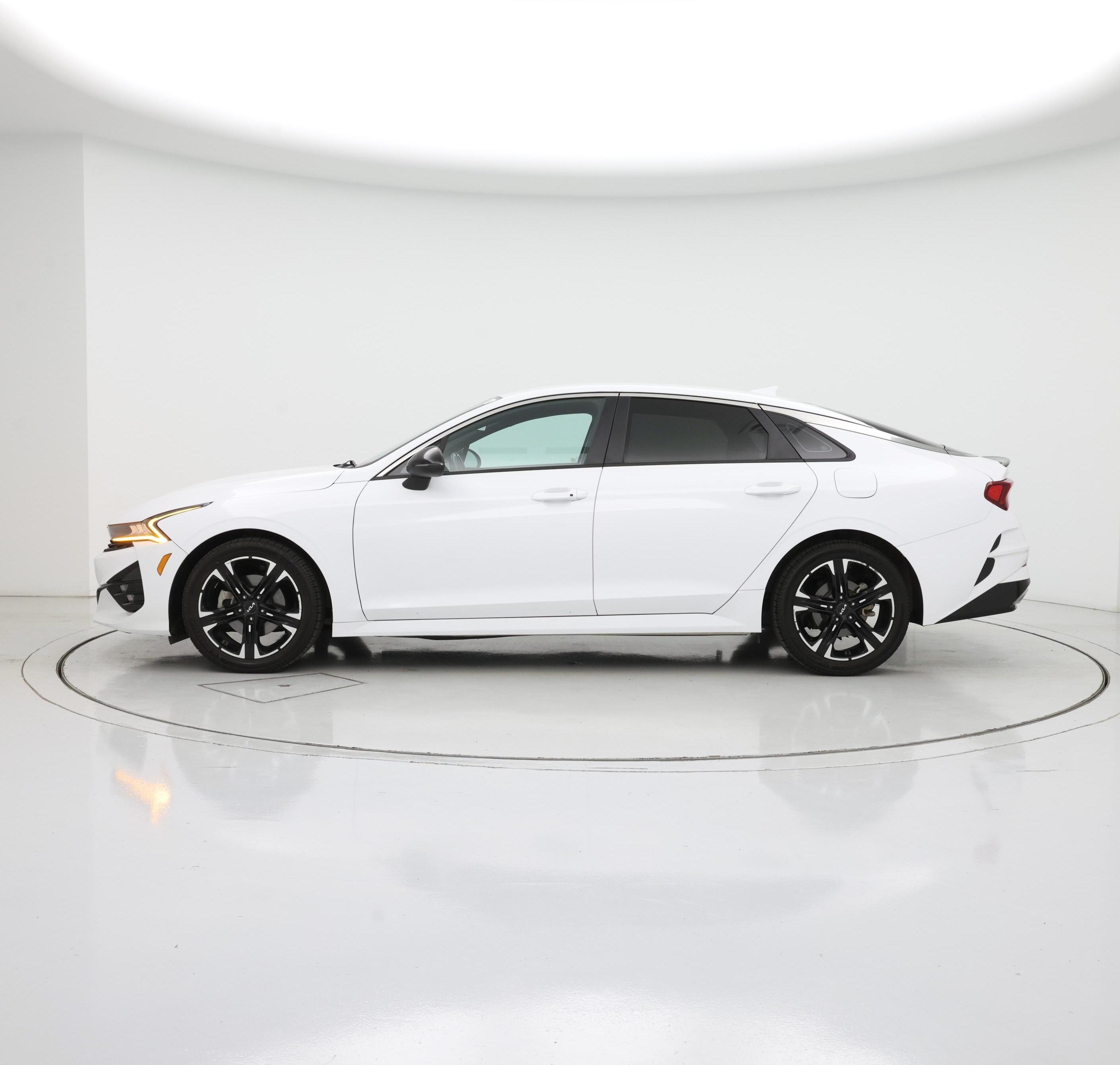 Thumbnail: 2022 Kia K5 - 3