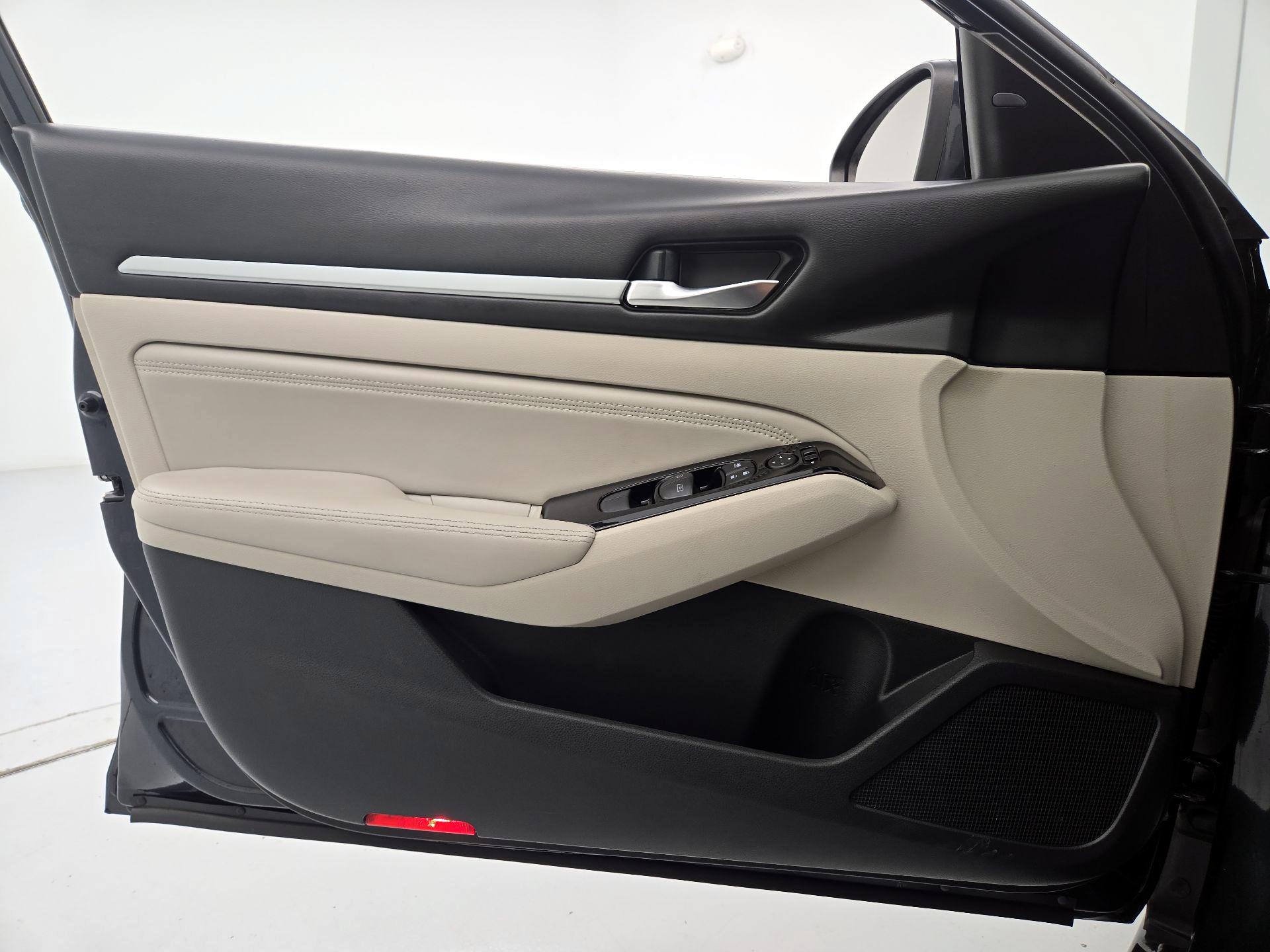 Thumbnail: 2020 Nissan Altima - 12