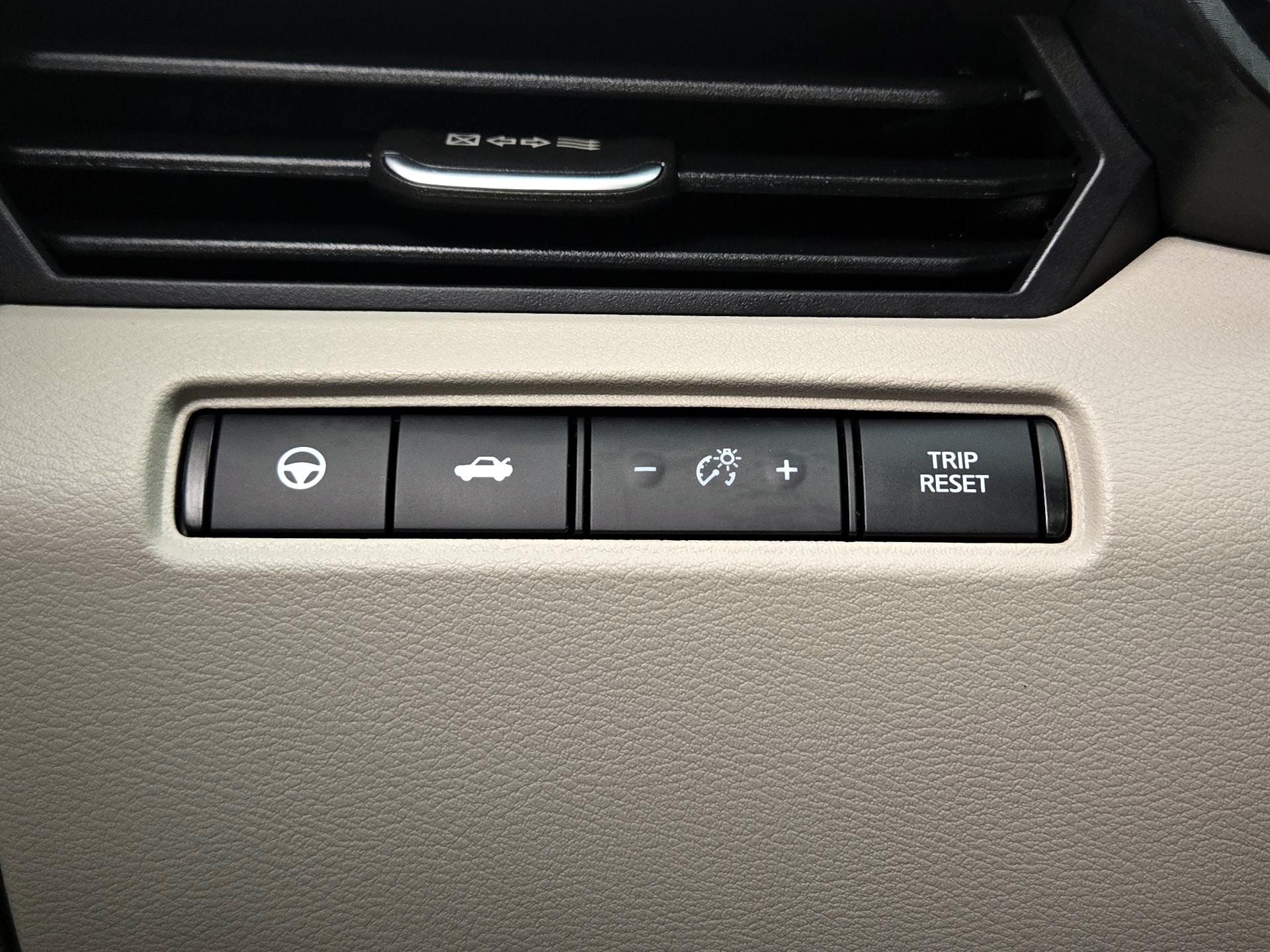 Thumbnail: 2020 Nissan Altima - 13