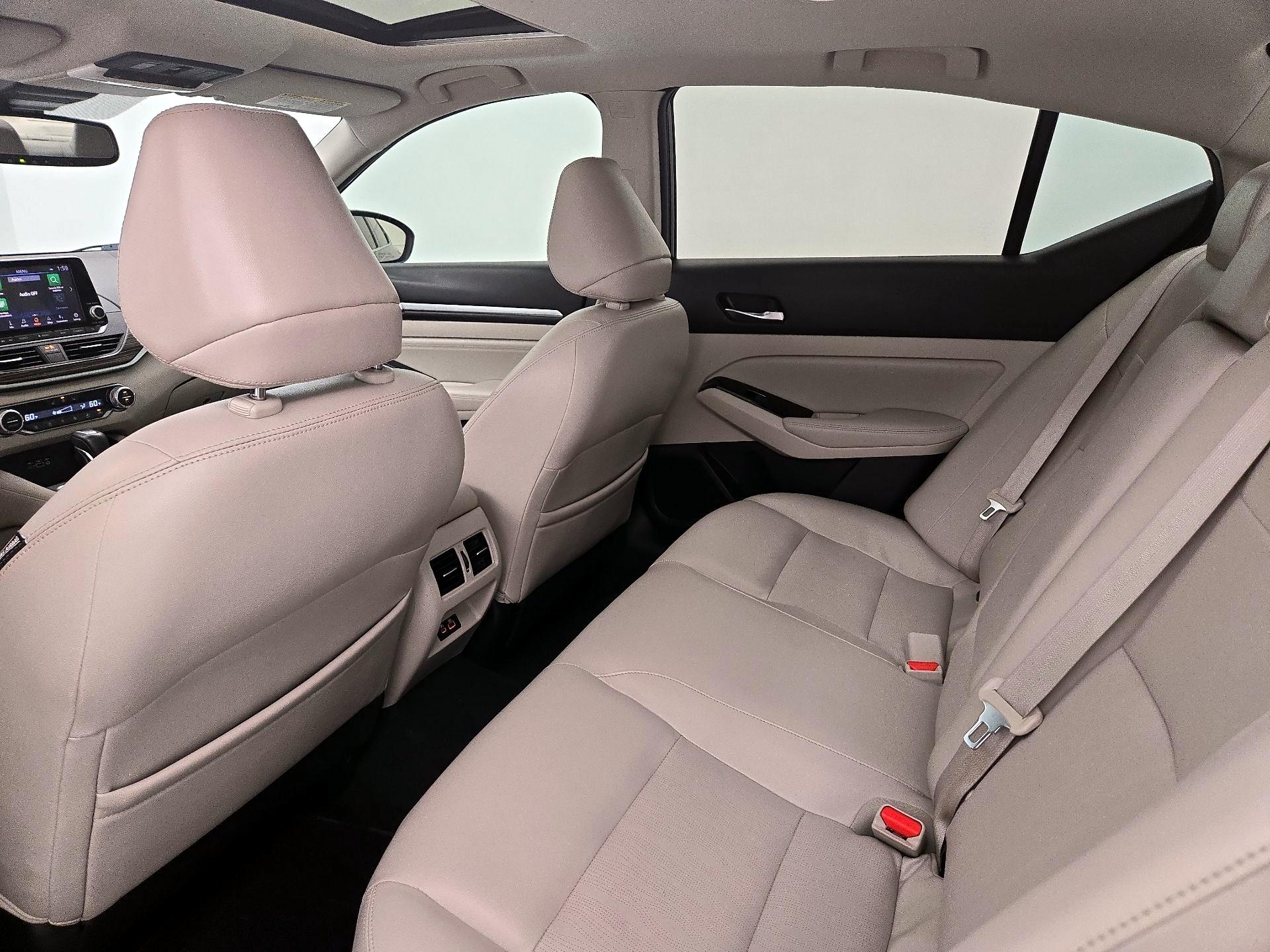 Thumbnail: 2020 Nissan Altima - 20