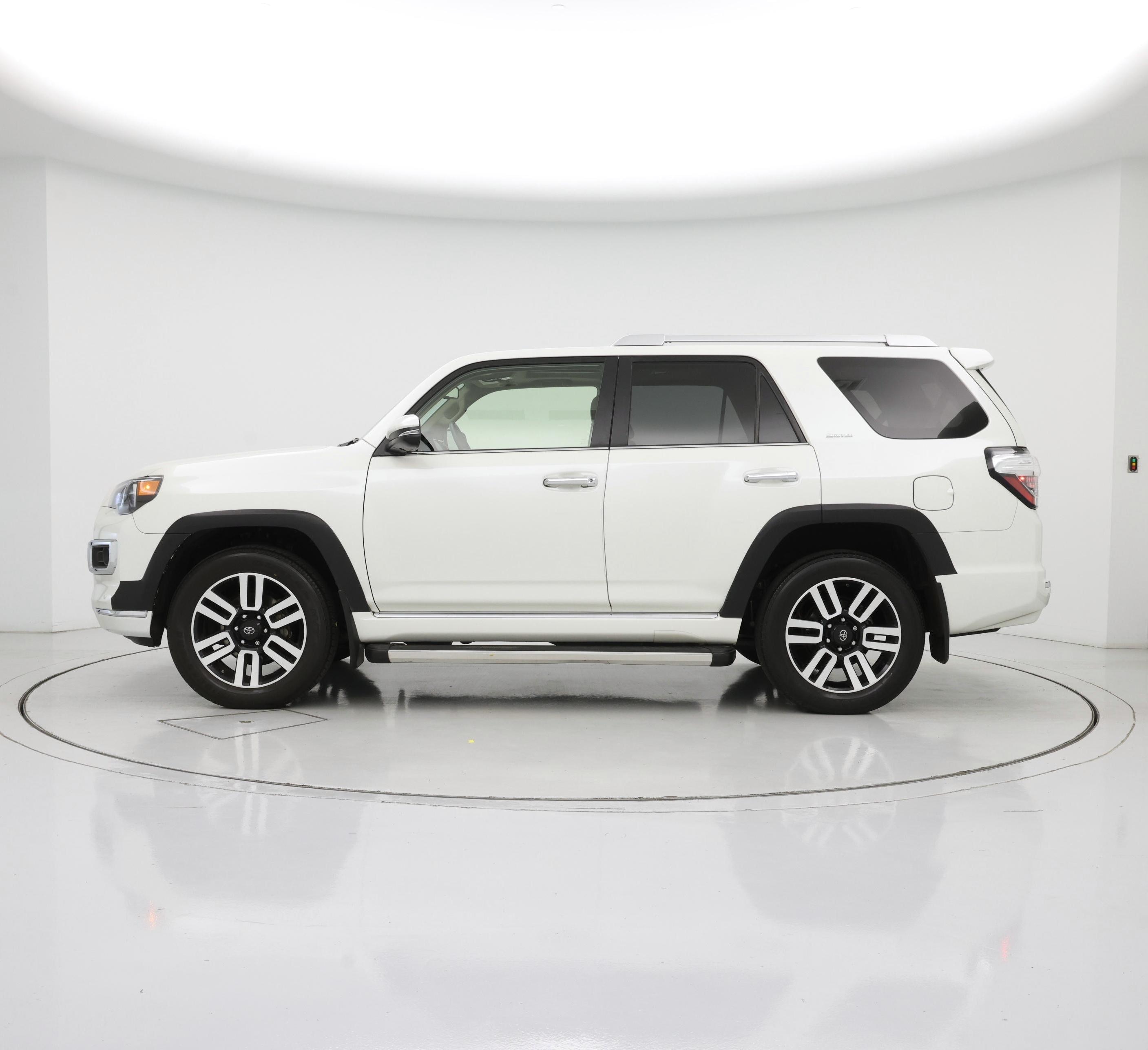 Thumbnail: 2021 Toyota 4Runner - 3
