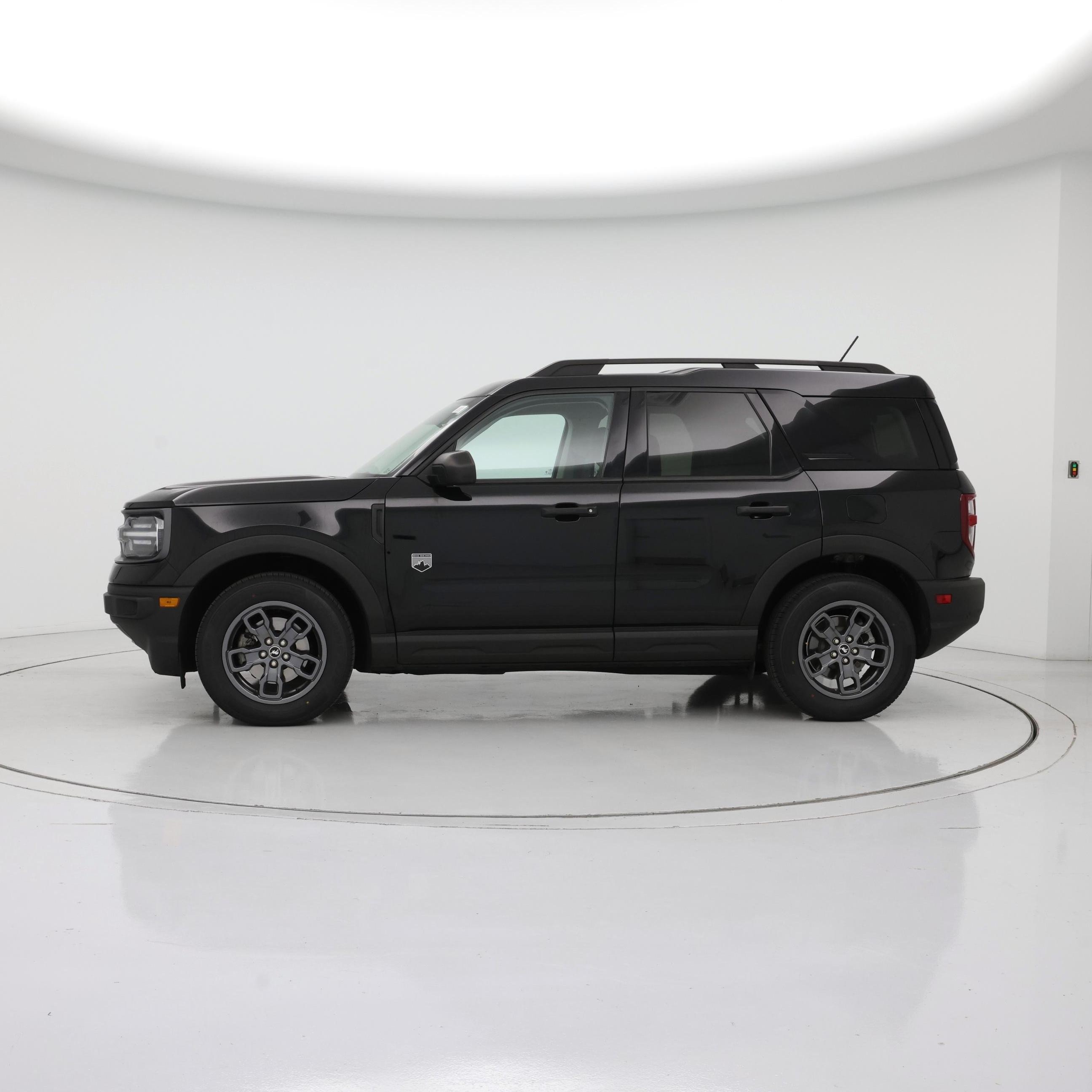 Thumbnail: 2022 Ford Bronco Sport - 3