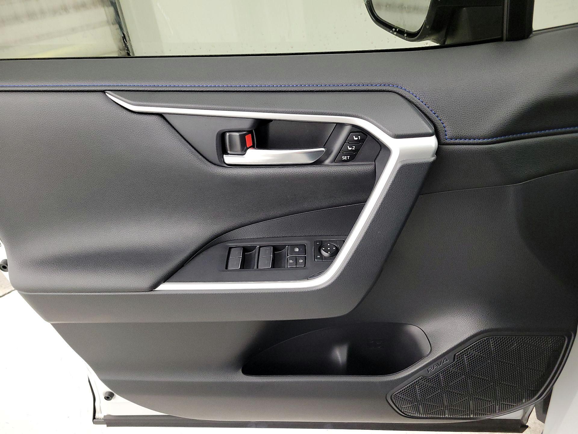 Thumbnail: 2023 Toyota RAV4 - 12