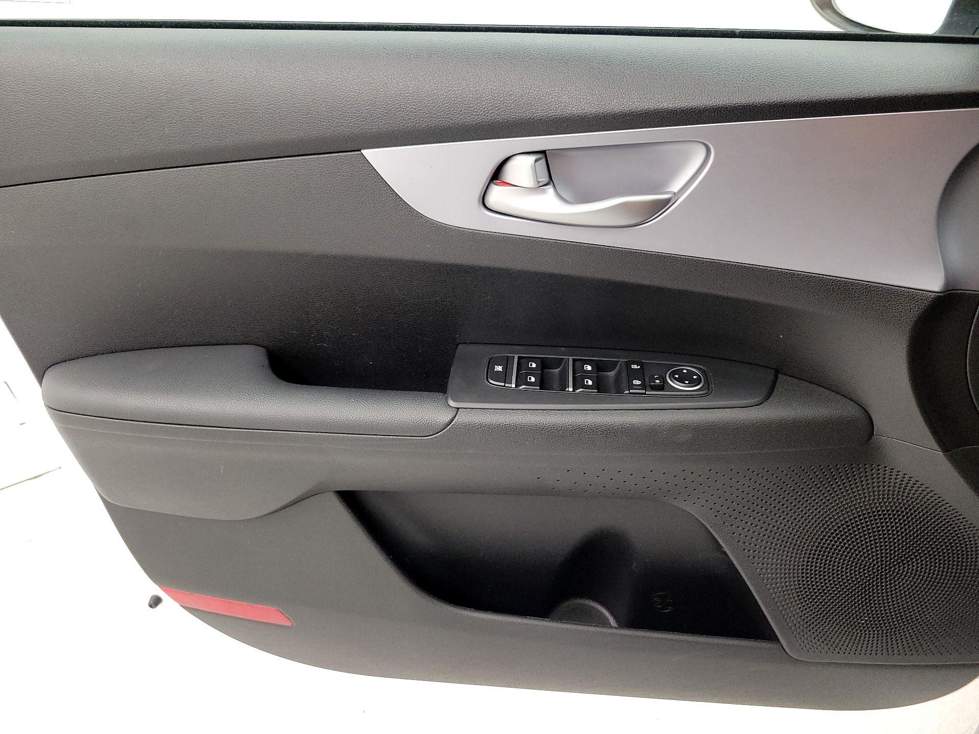 Thumbnail: 2023 Kia Forte - 12