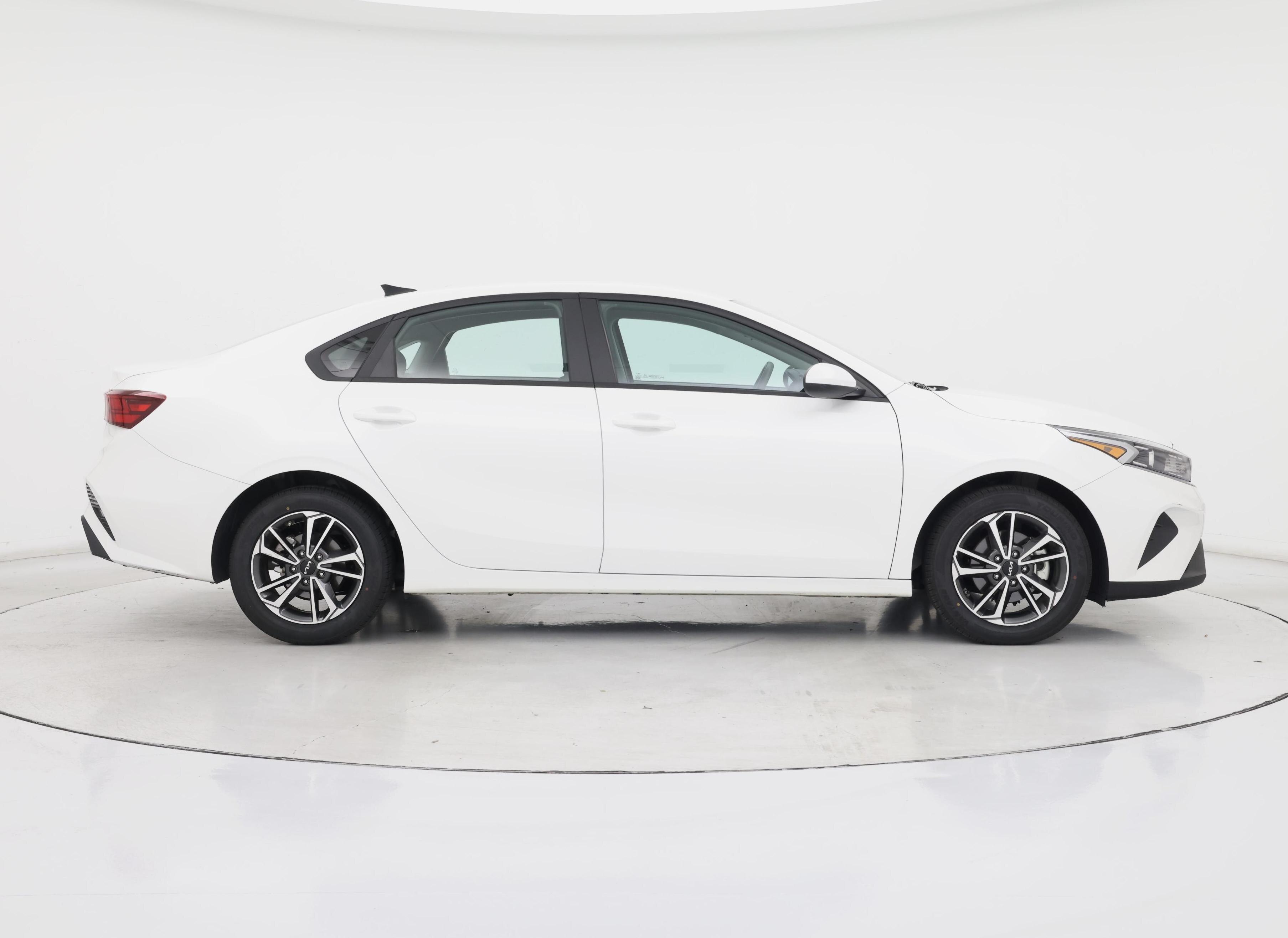 Thumbnail: 2023 Kia Forte - 7