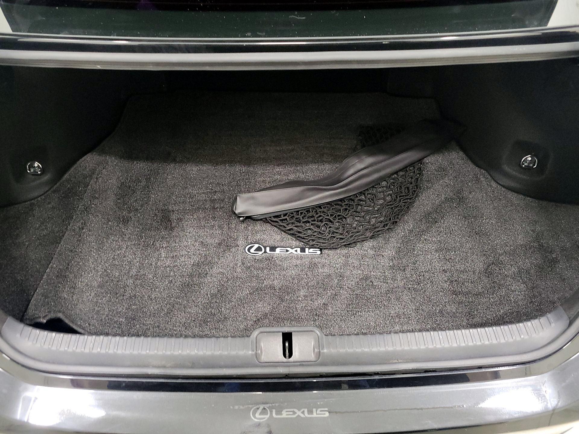 Thumbnail: 2021 Lexus ES - 19