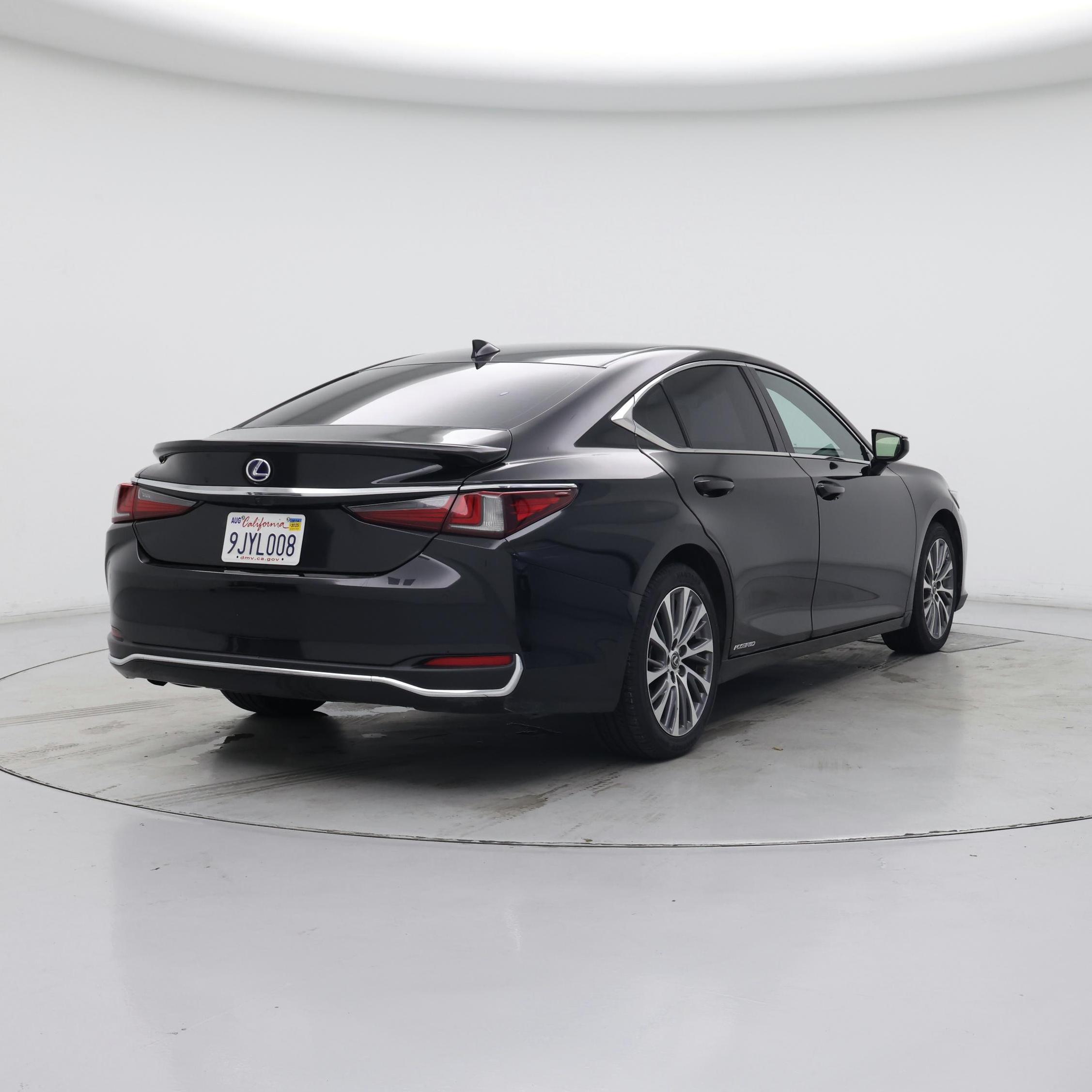 Thumbnail: 2021 Lexus ES - 8