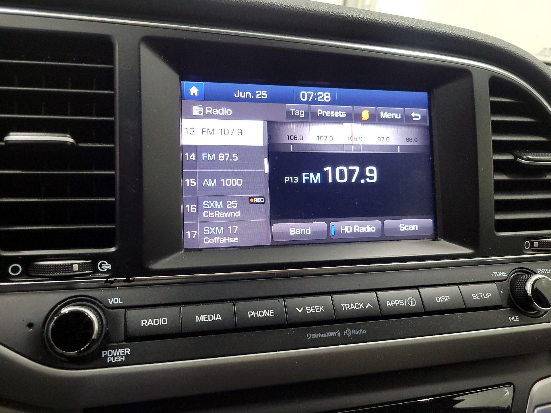 Thumbnail: 2017 Hyundai Elantra - 15