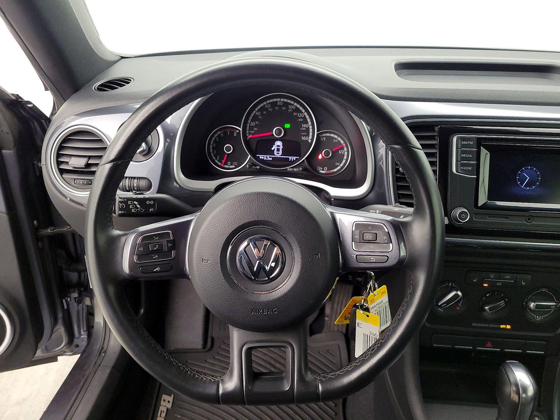 Thumbnail: 2016 Volkswagen Beetle - 10