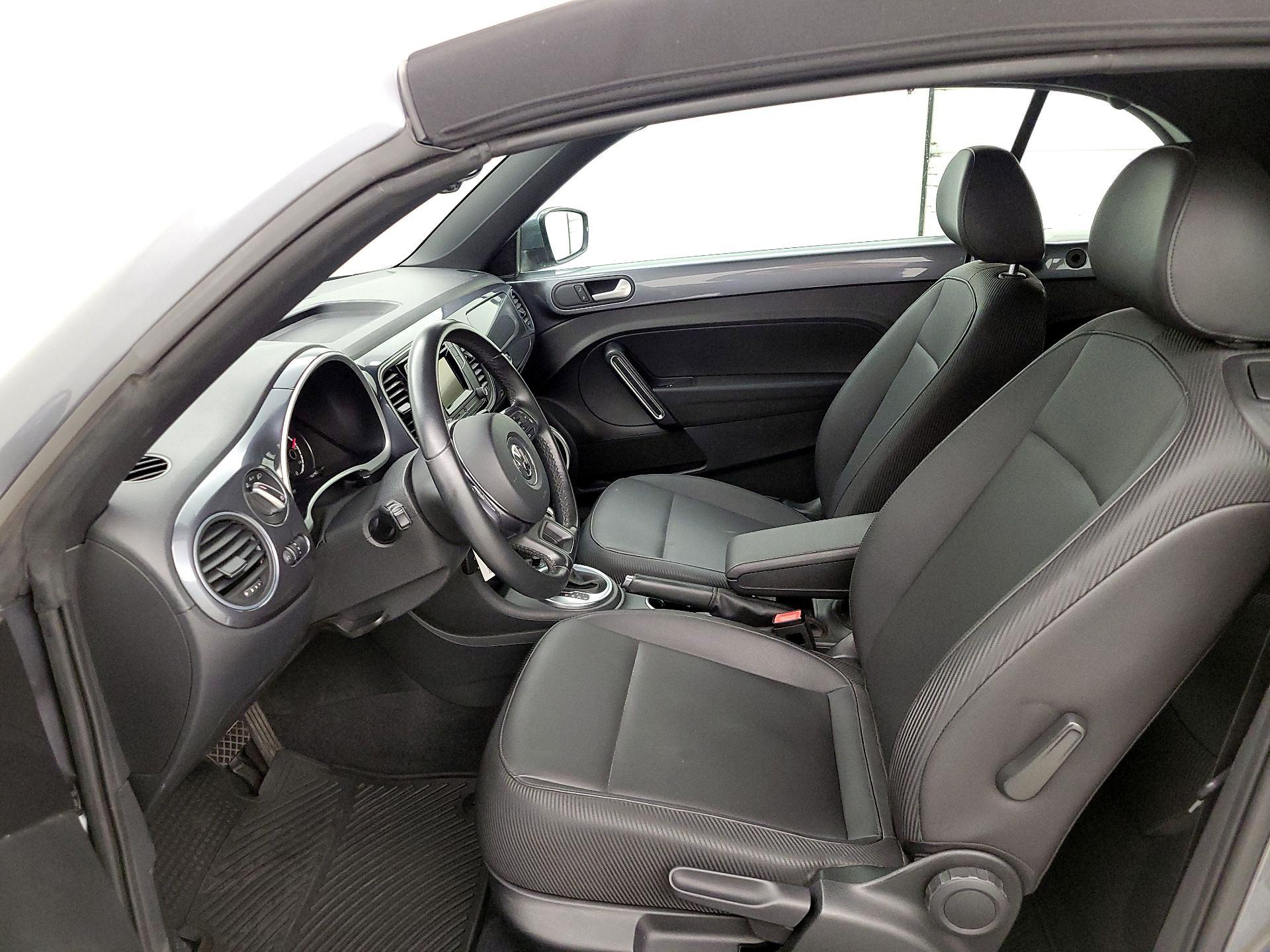 Thumbnail: 2016 Volkswagen Beetle - 11