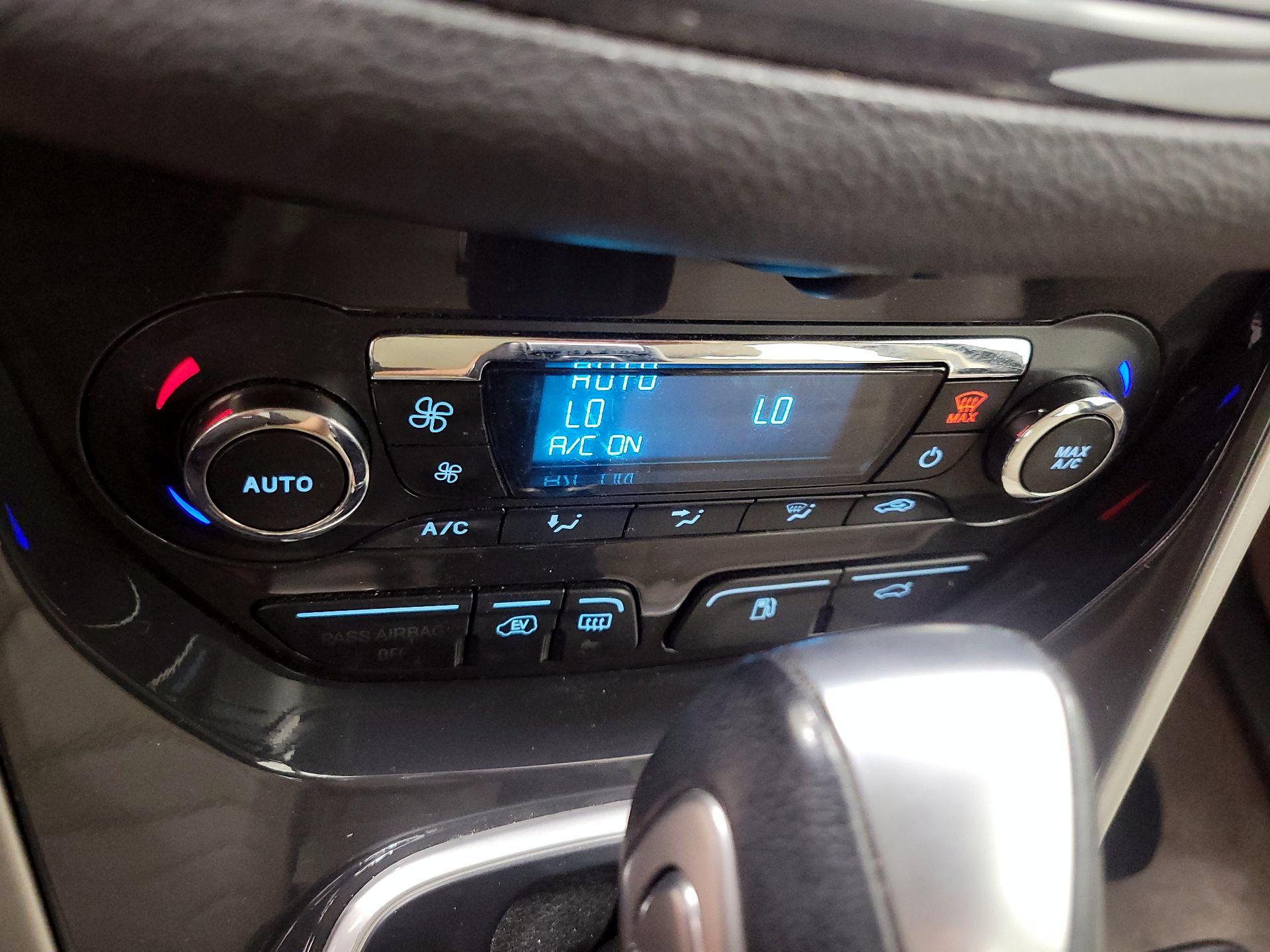 Thumbnail: 2013 Ford C-Max - 16