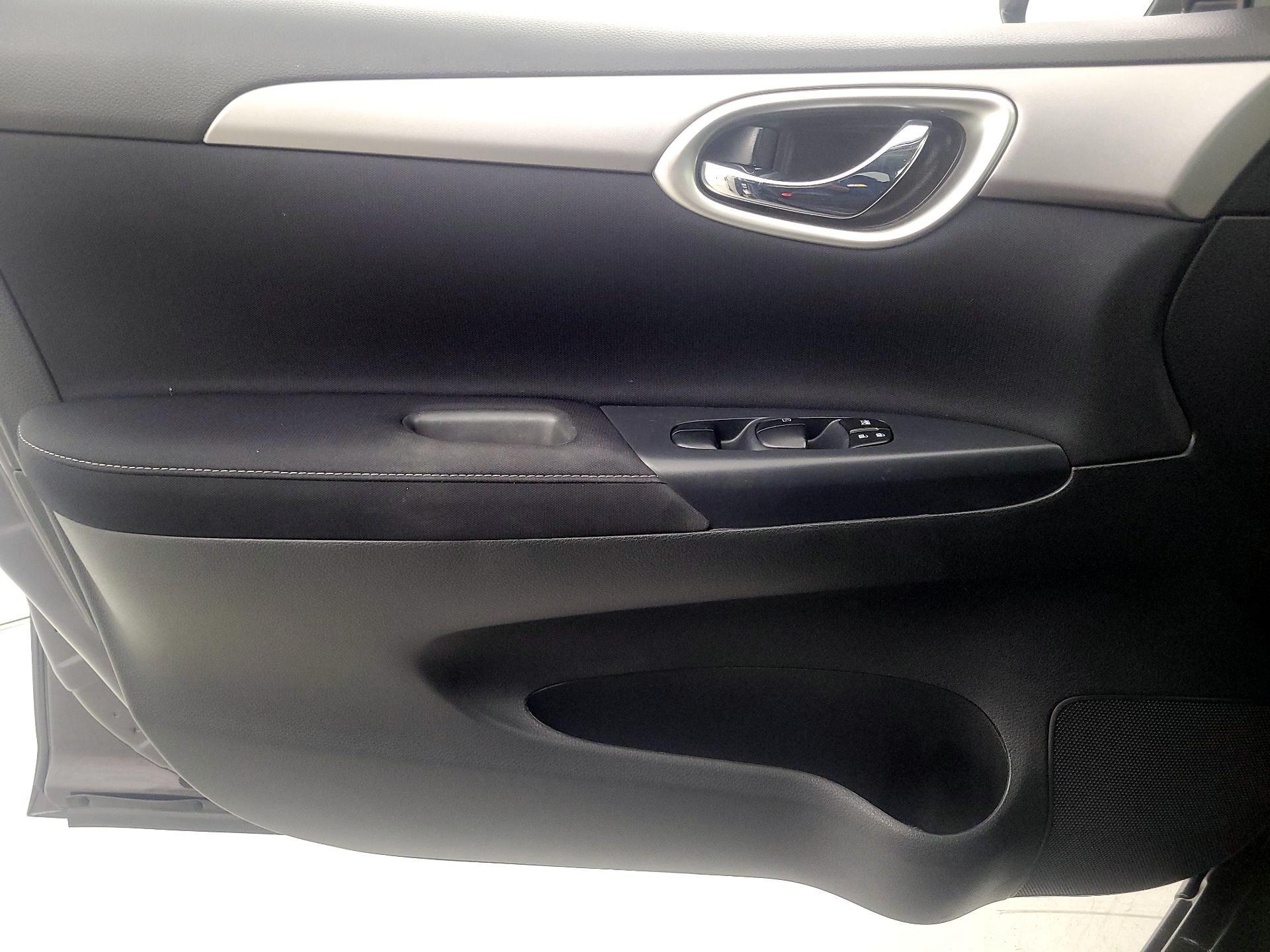 Thumbnail: 2014 Nissan Sentra - 12
