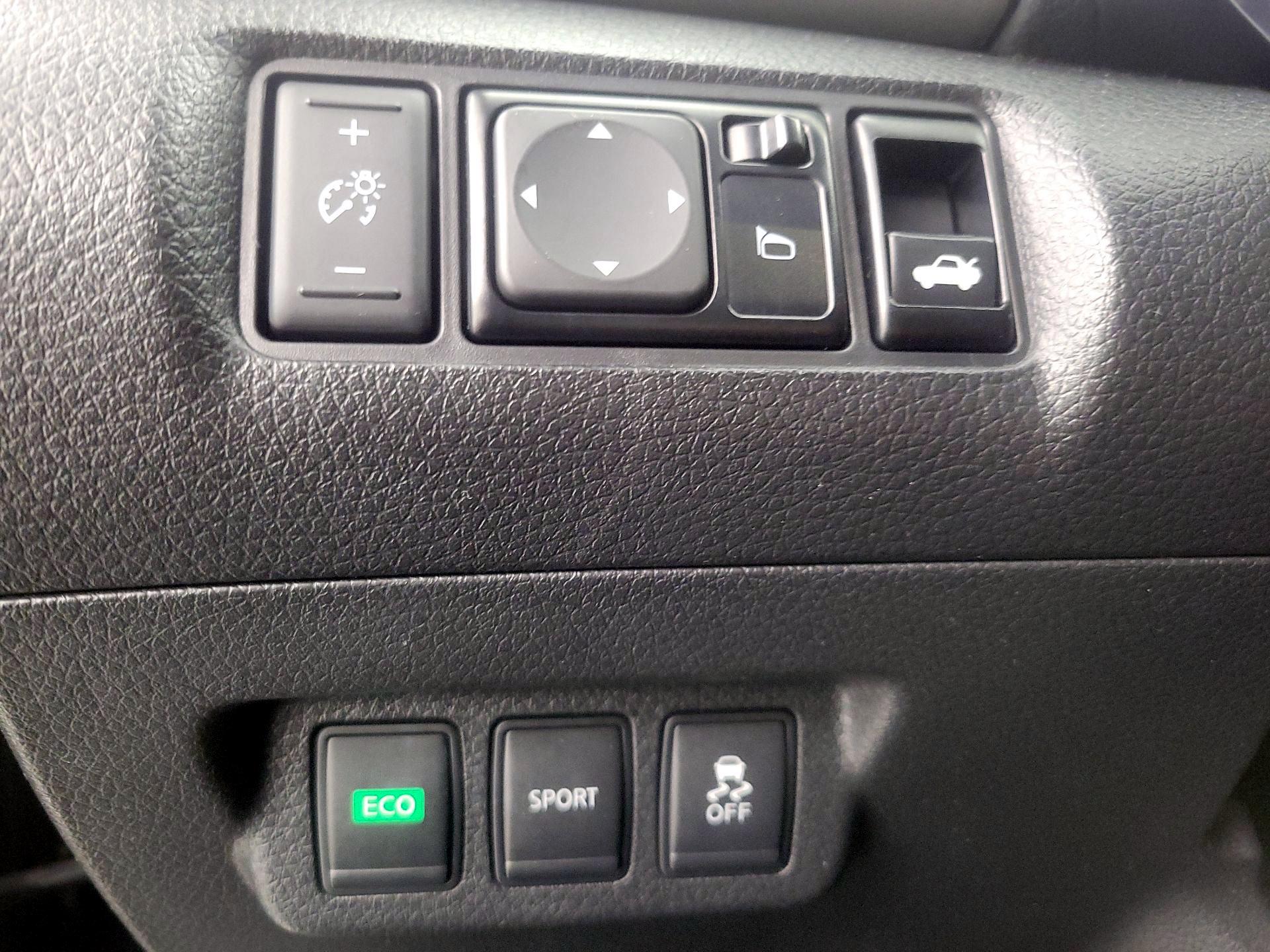 Thumbnail: 2014 Nissan Sentra - 13