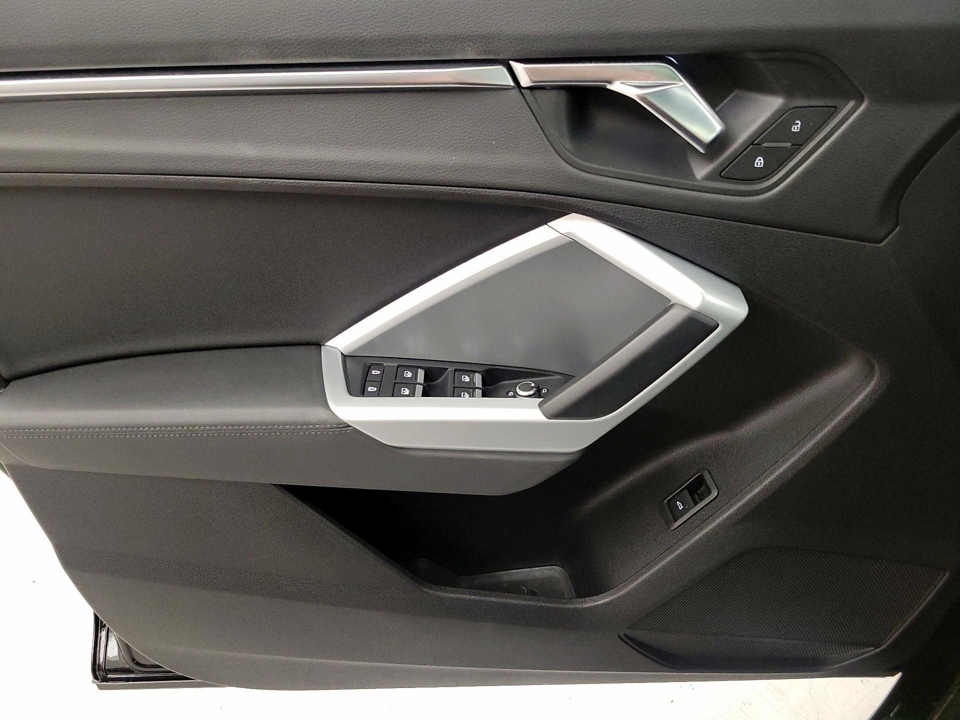 Thumbnail: 2021 Audi Q3 - 12
