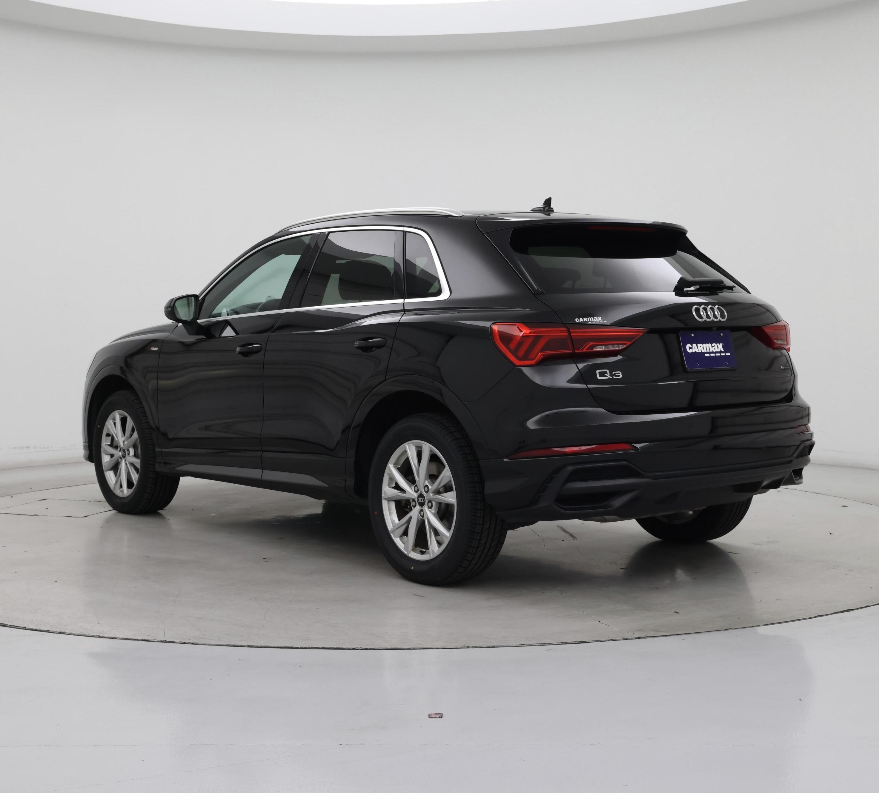 Thumbnail: 2021 Audi Q3 - 2