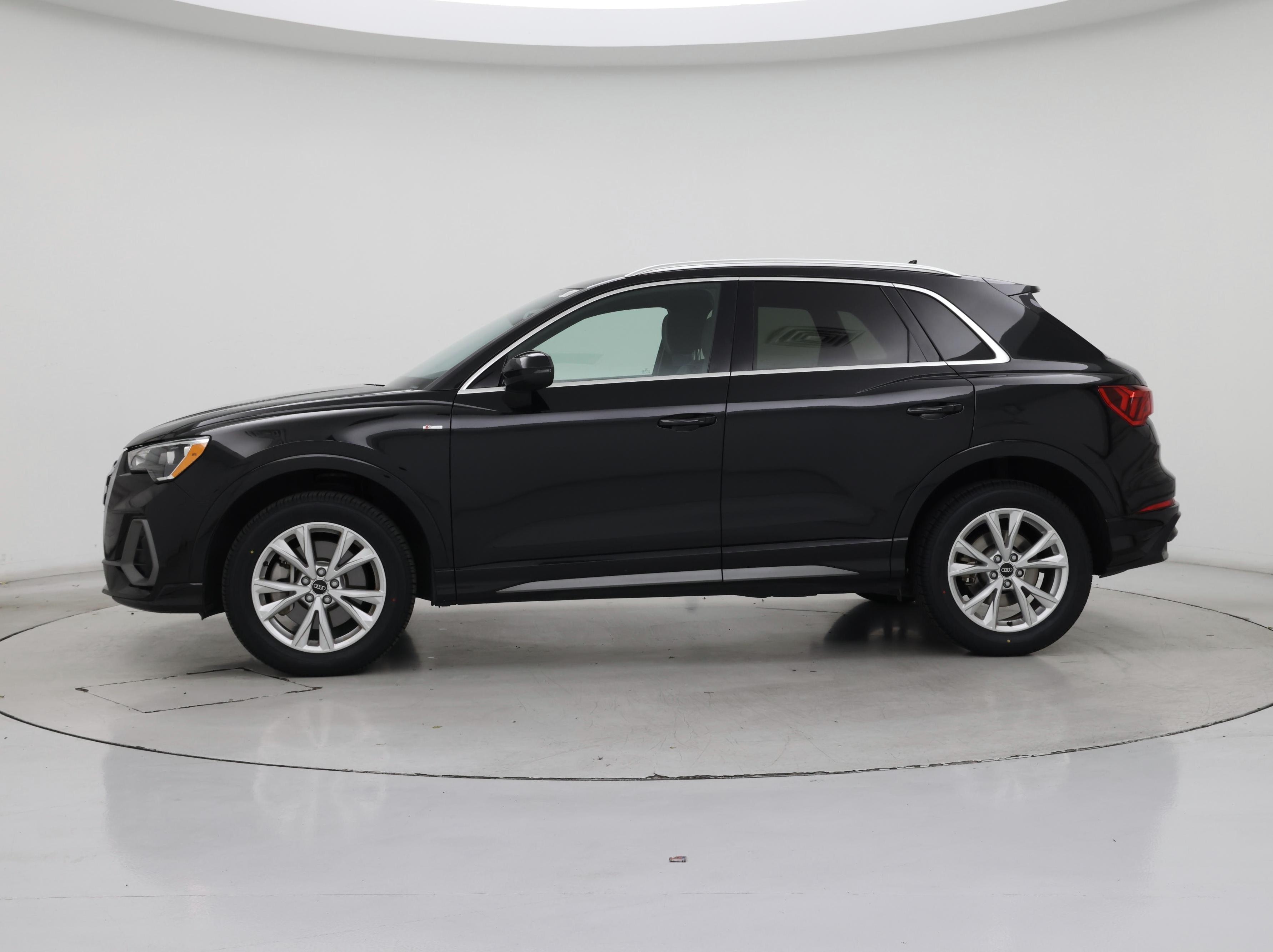 Thumbnail: 2021 Audi Q3 - 3