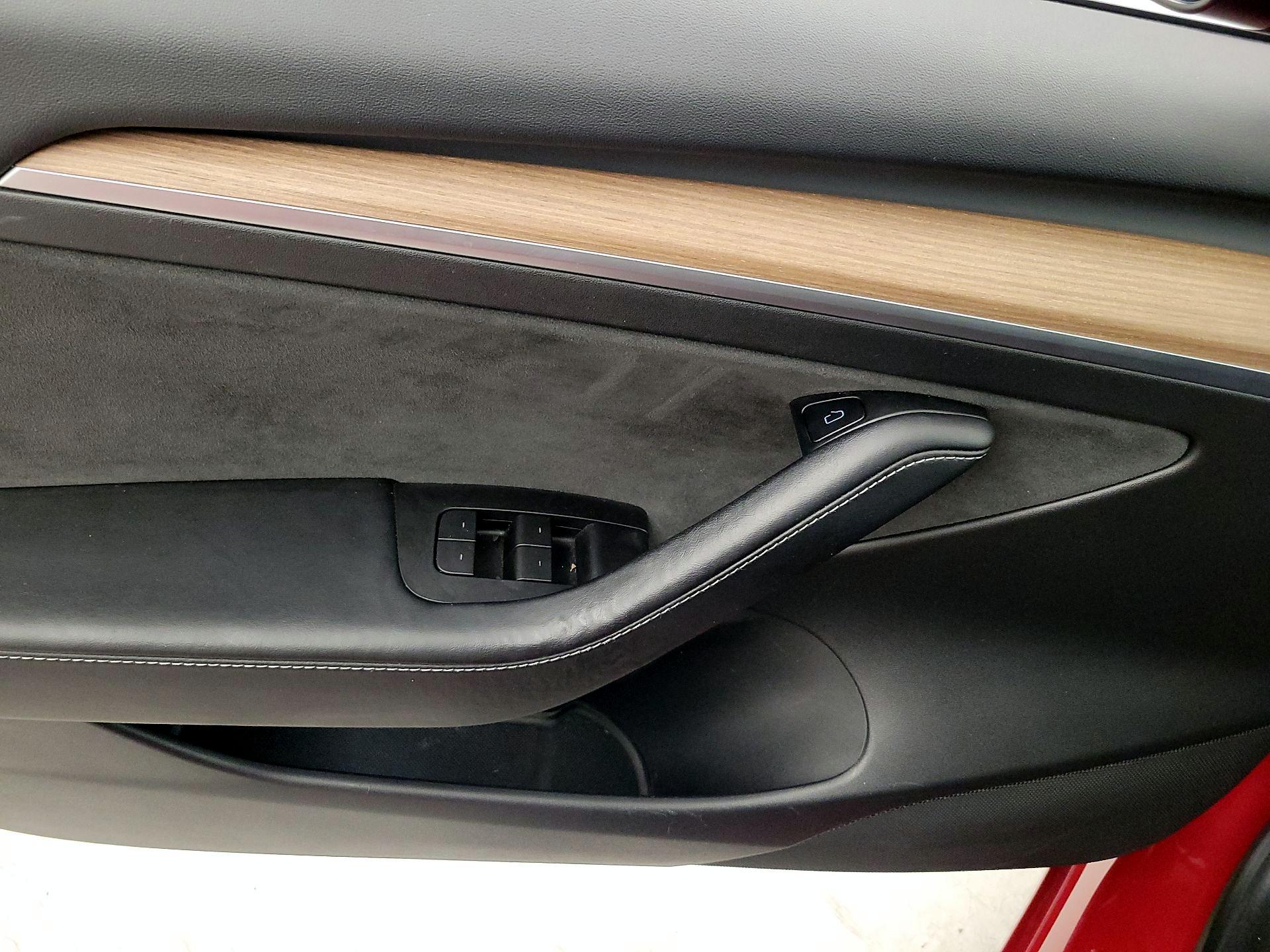 Thumbnail: 2021 Tesla Model 3 - 12