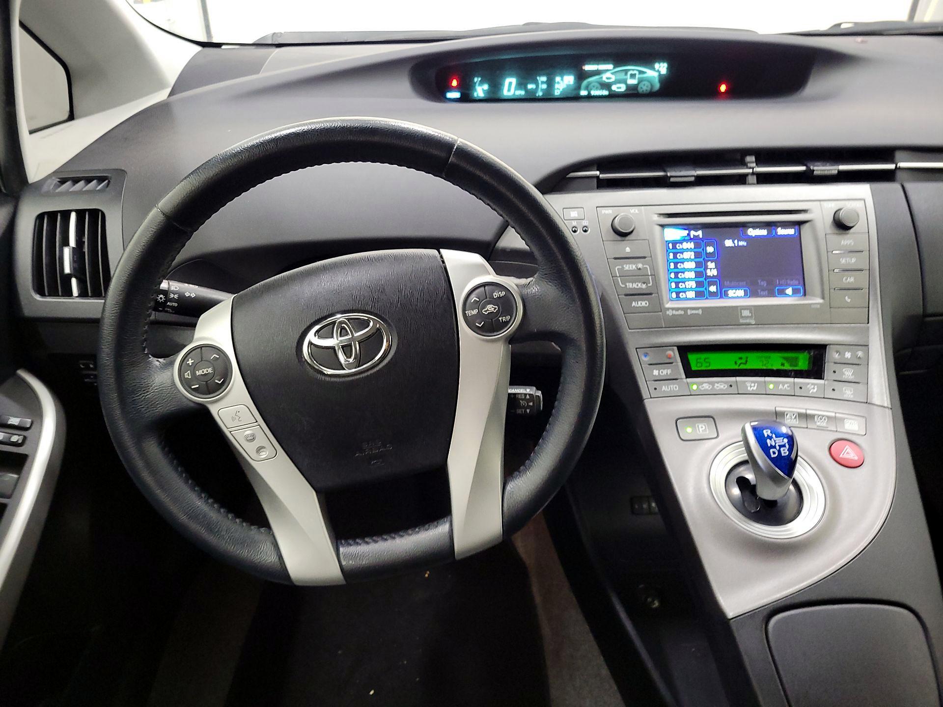 Thumbnail: 2014 Toyota Prius - 10