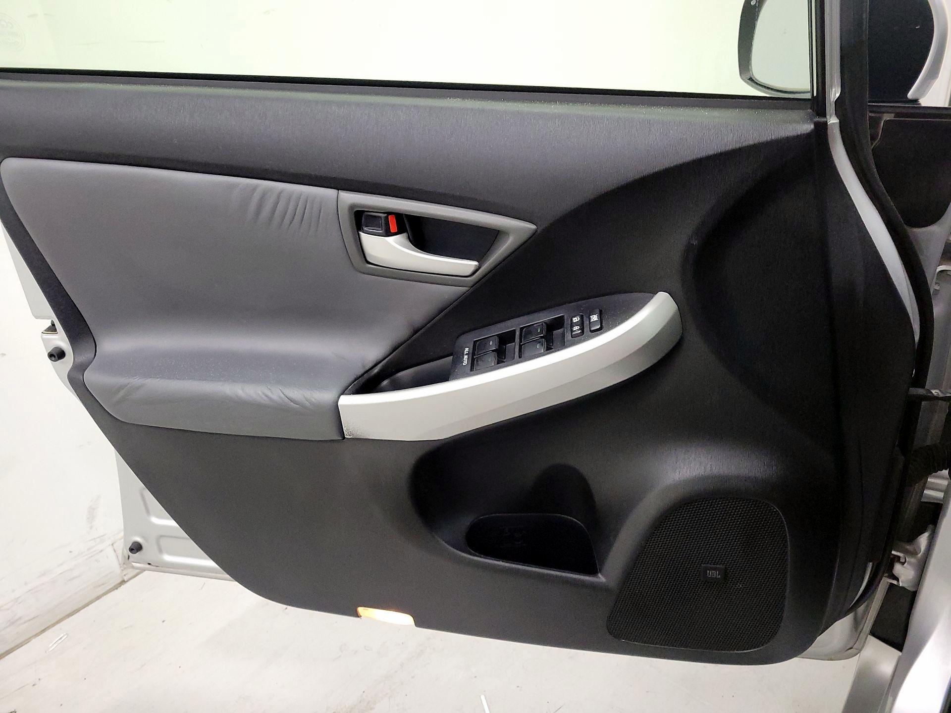 Thumbnail: 2014 Toyota Prius - 12