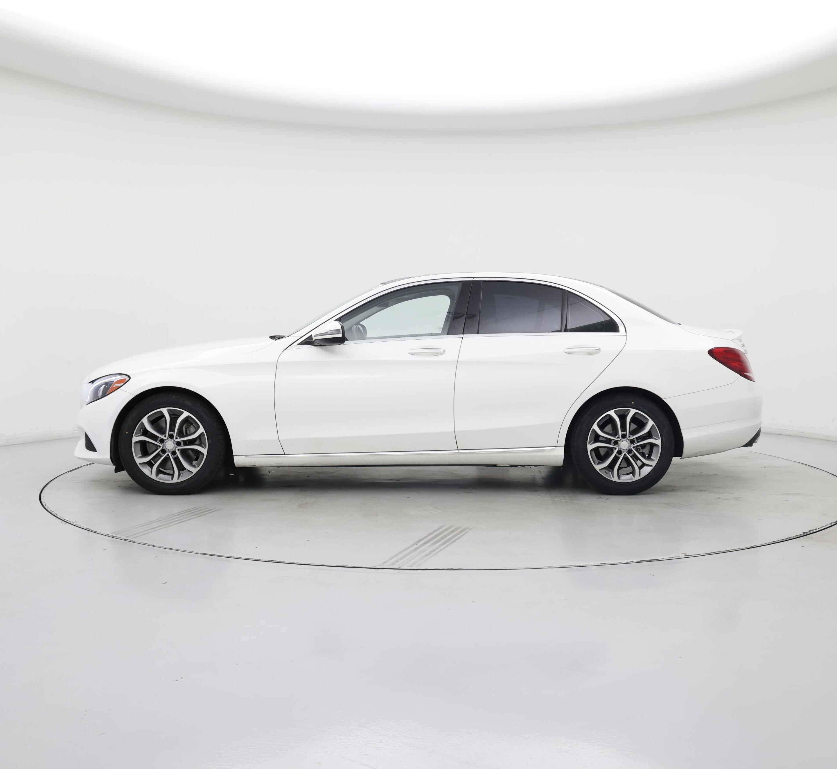 Thumbnail: 2016 Mercedes-Benz C-Class - 3