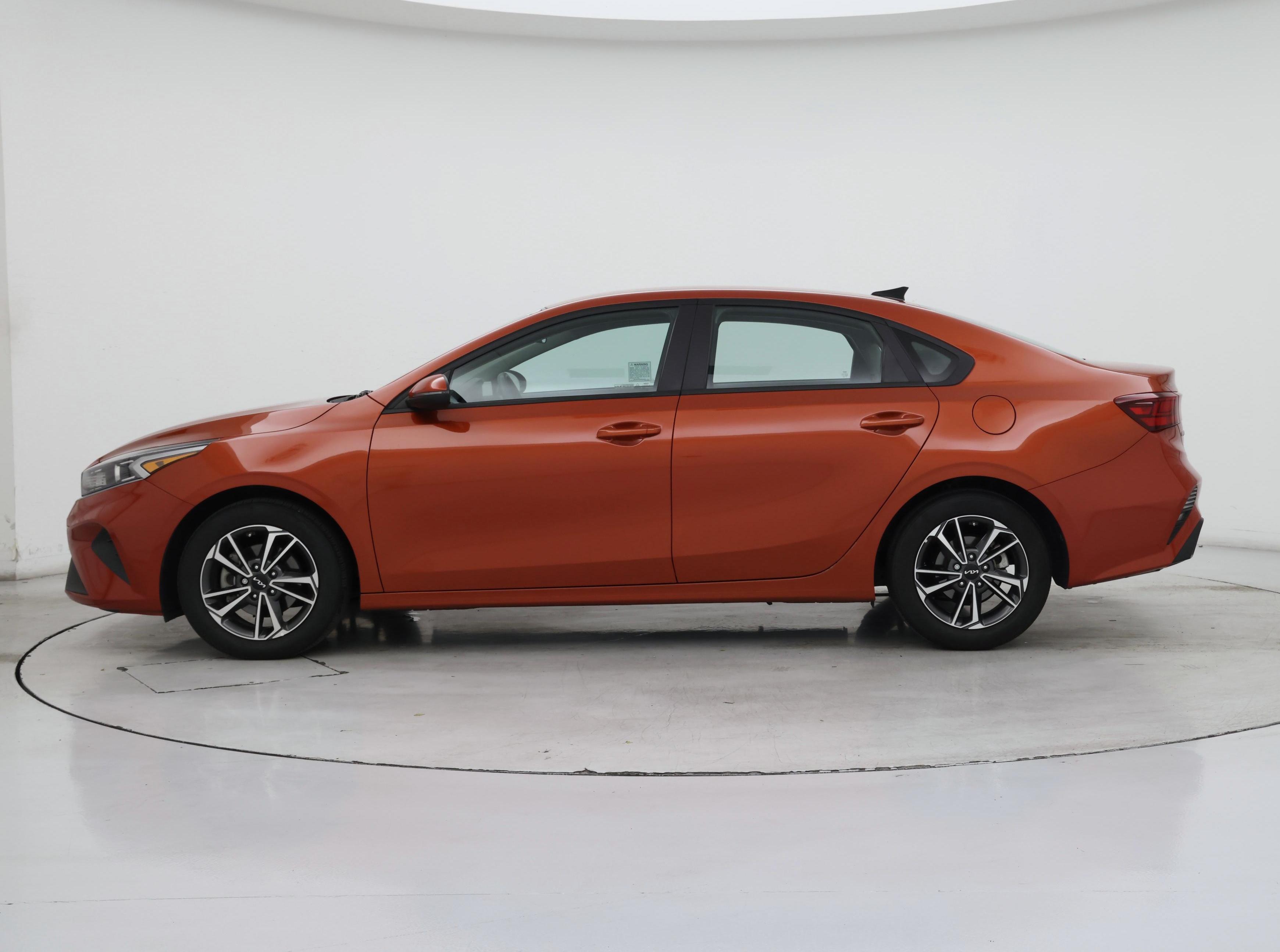 Thumbnail: 2023 Kia Forte - 3