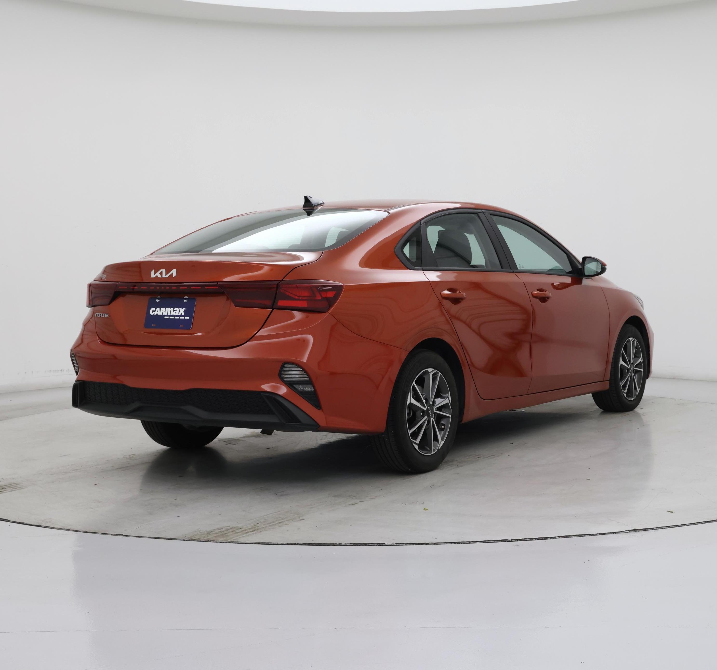 Thumbnail: 2023 Kia Forte - 8