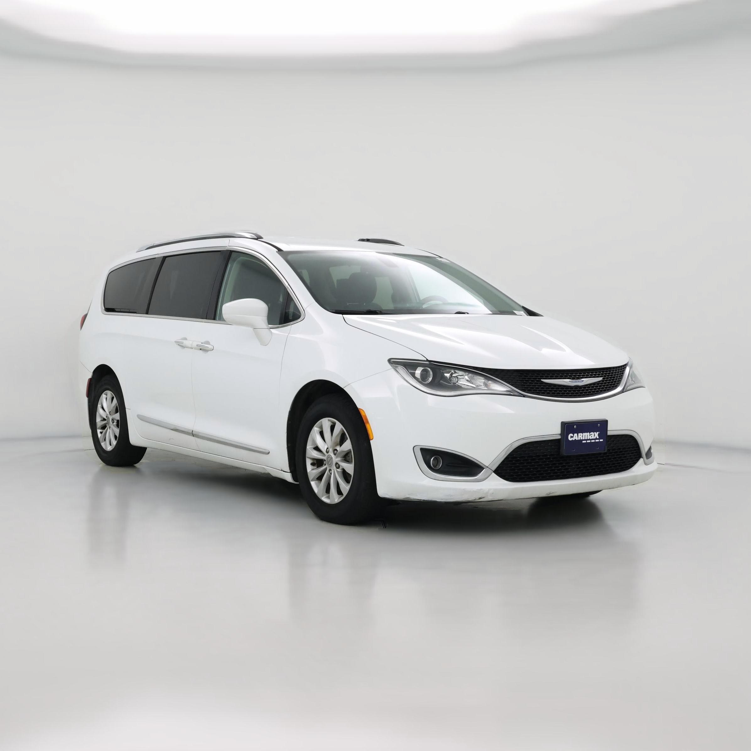 Thumbnail: 2018 Chrysler Pacifica - 1
