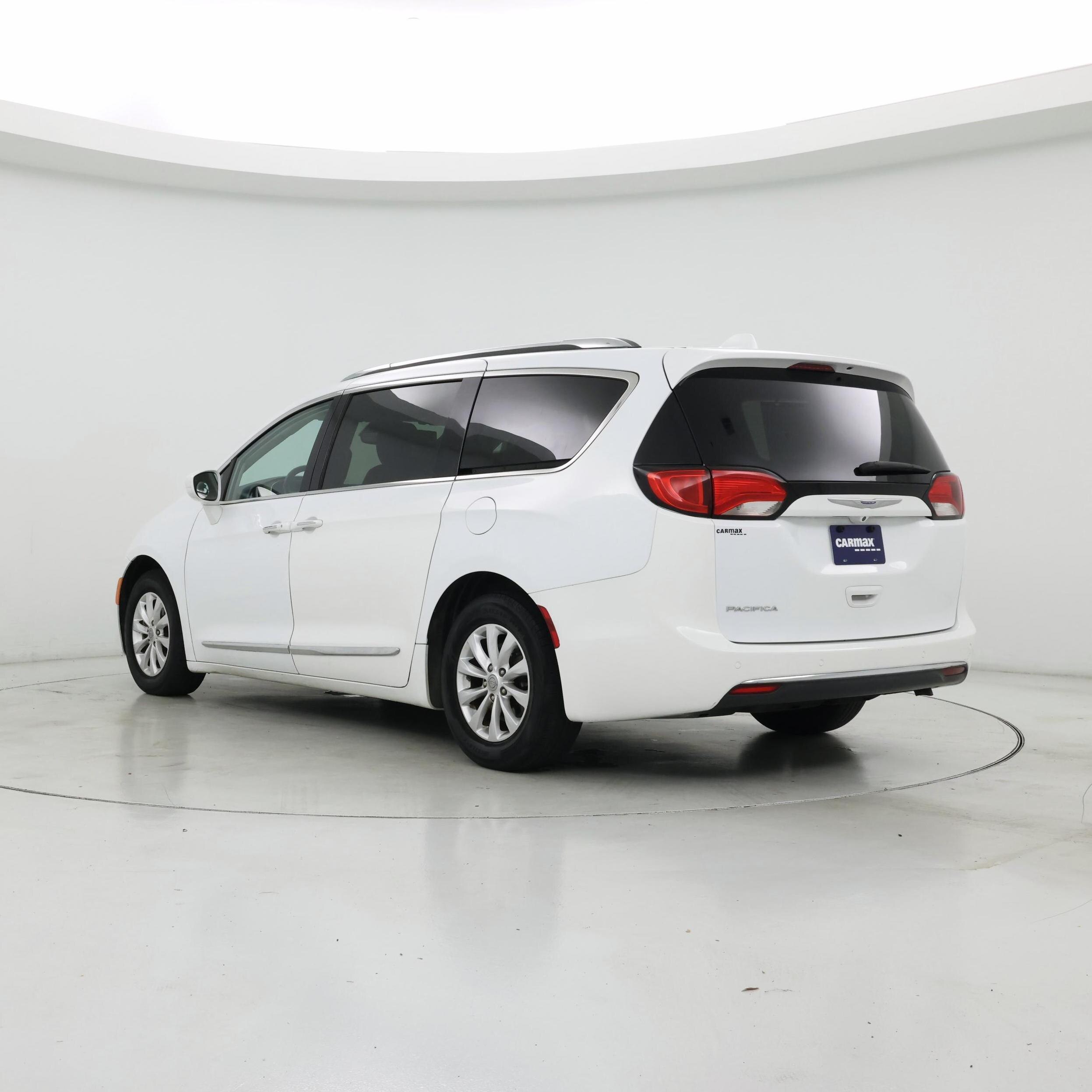 Thumbnail: 2018 Chrysler Pacifica - 2