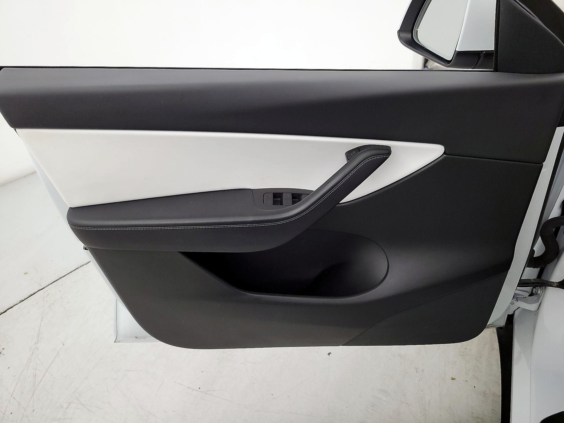 Thumbnail: 2021 Tesla Model Y - 12