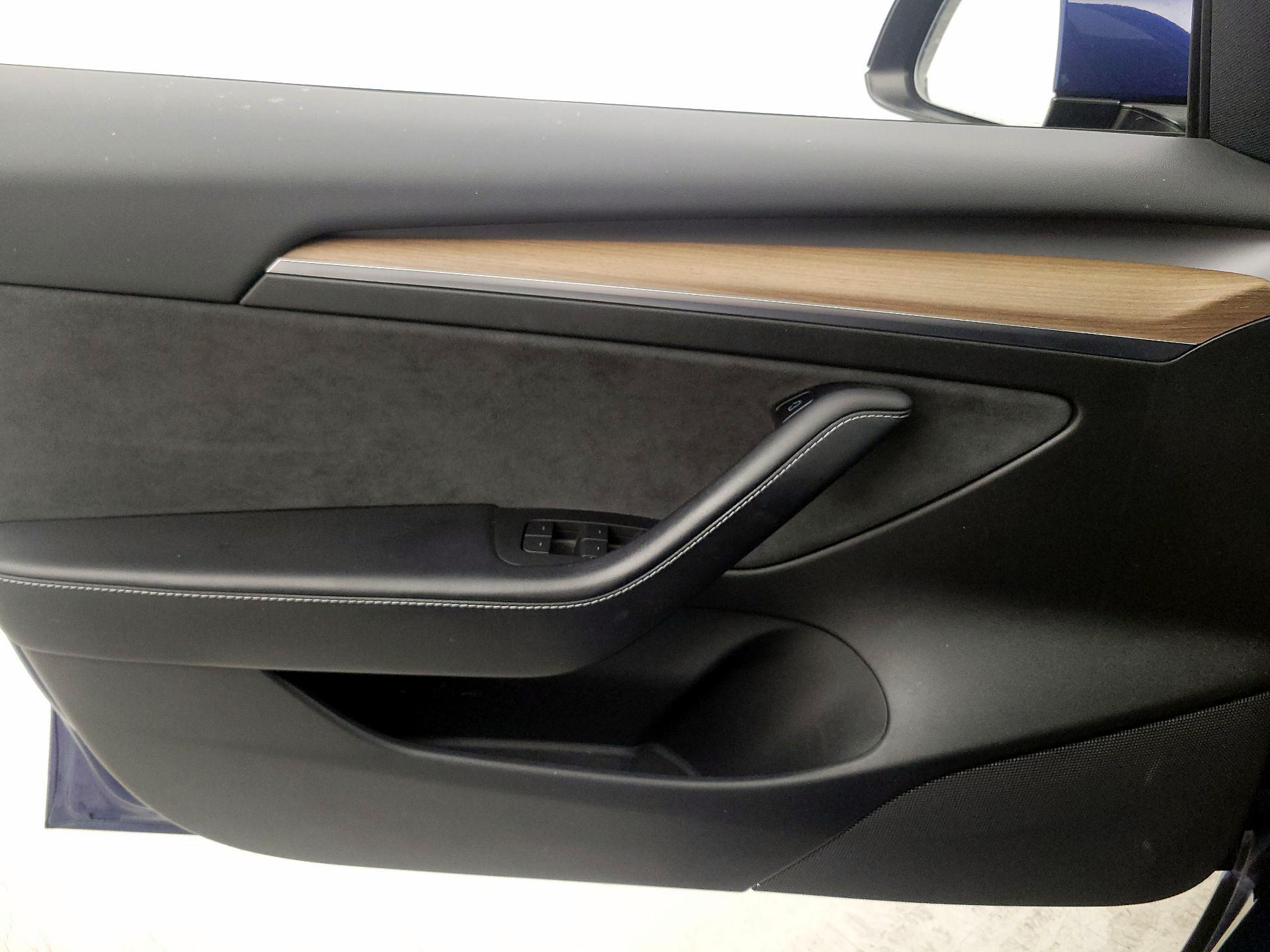 Thumbnail: 2021 Tesla Model 3 - 12