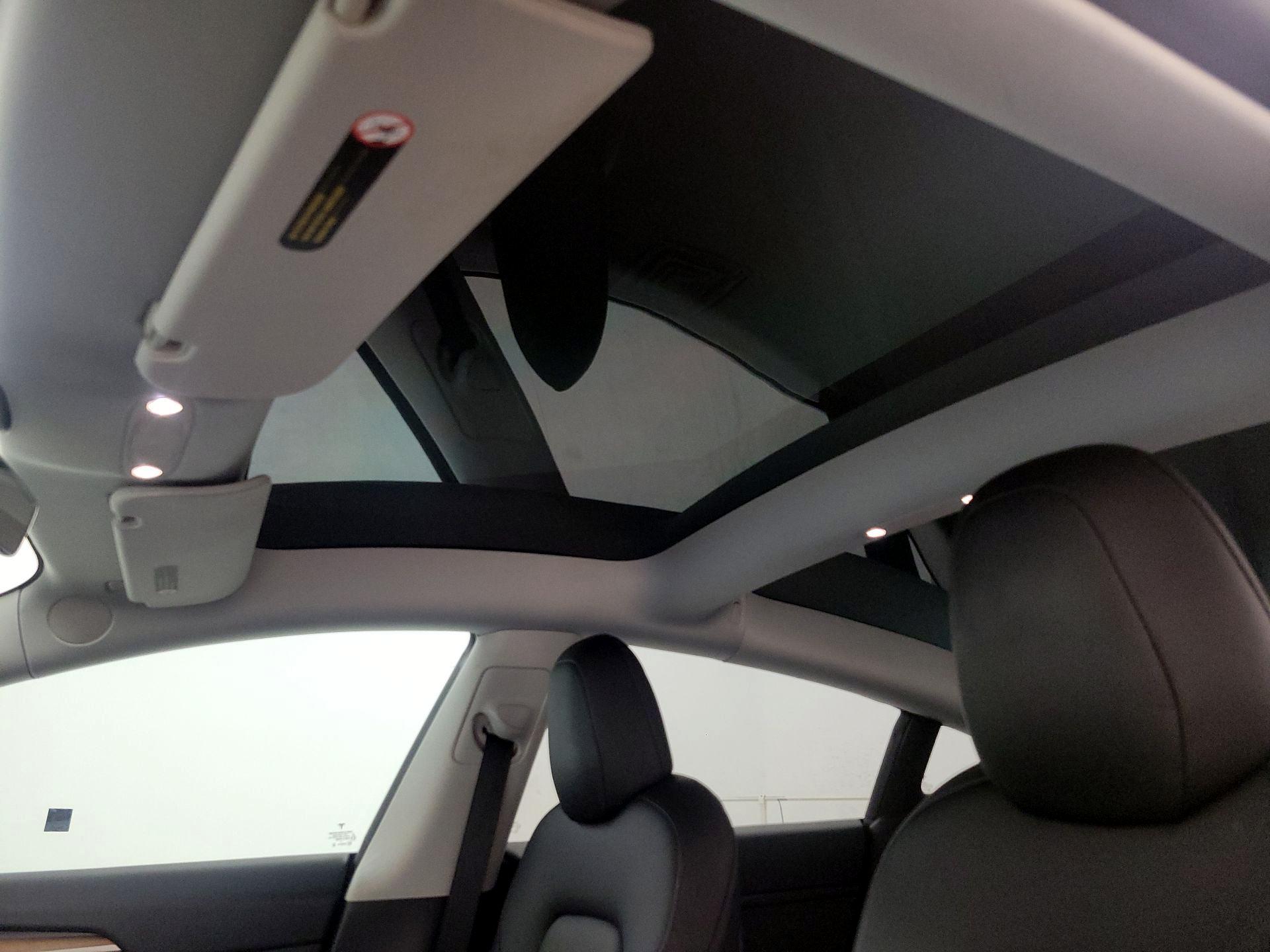 Thumbnail: 2021 Tesla Model 3 - 17