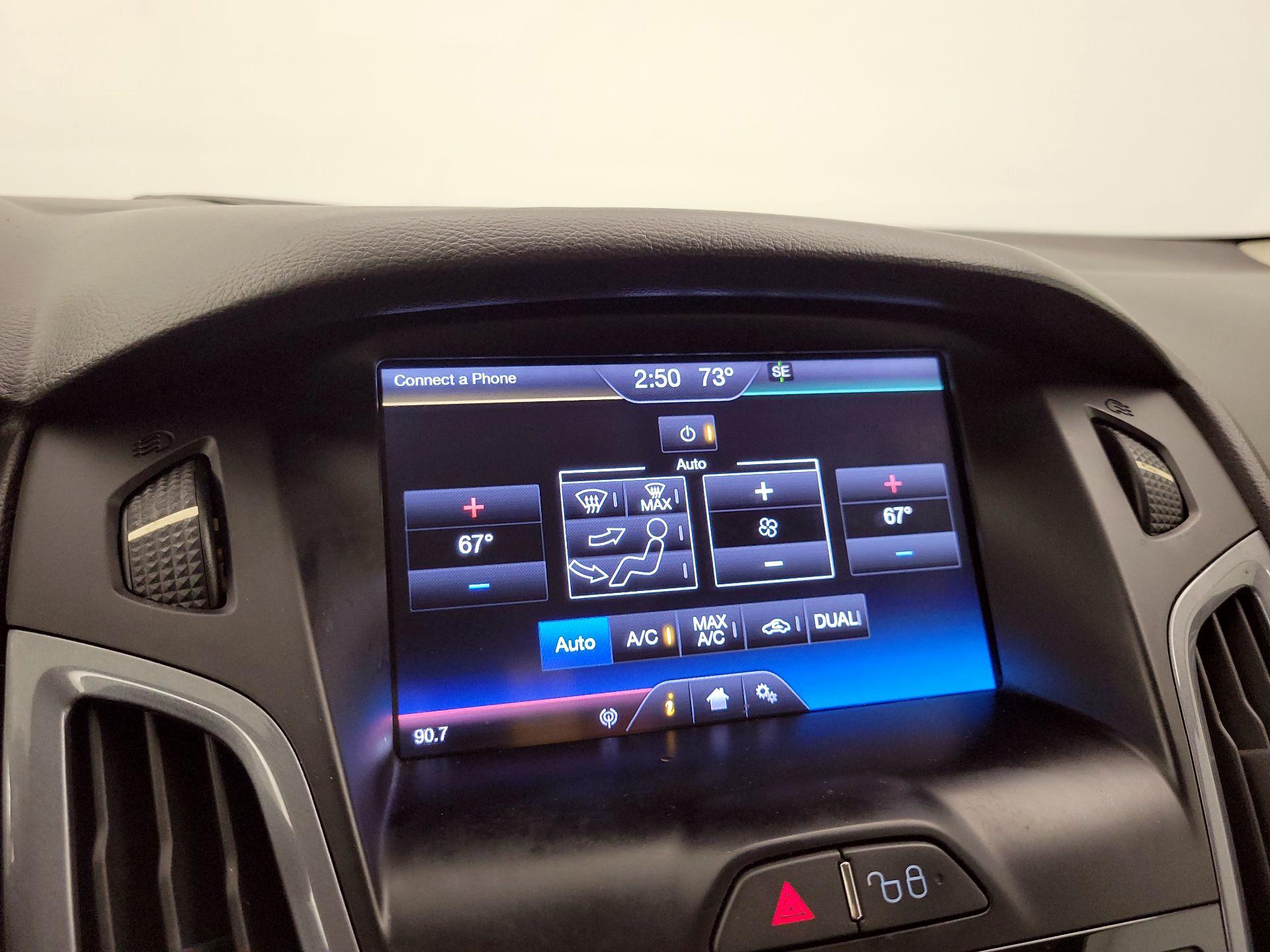 Thumbnail: 2013 Ford Focus - 17