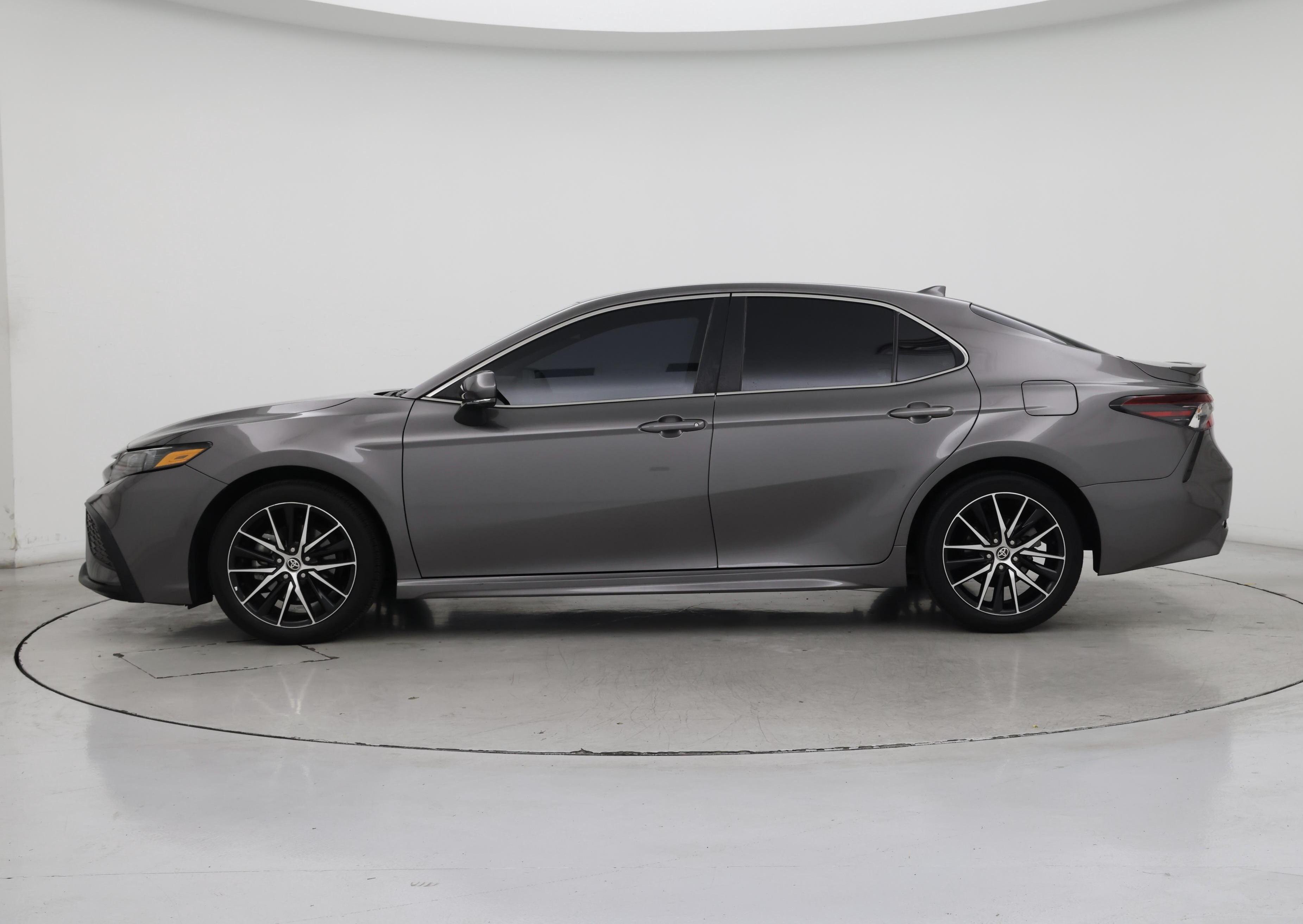 Thumbnail: 2021 Toyota Camry - 3