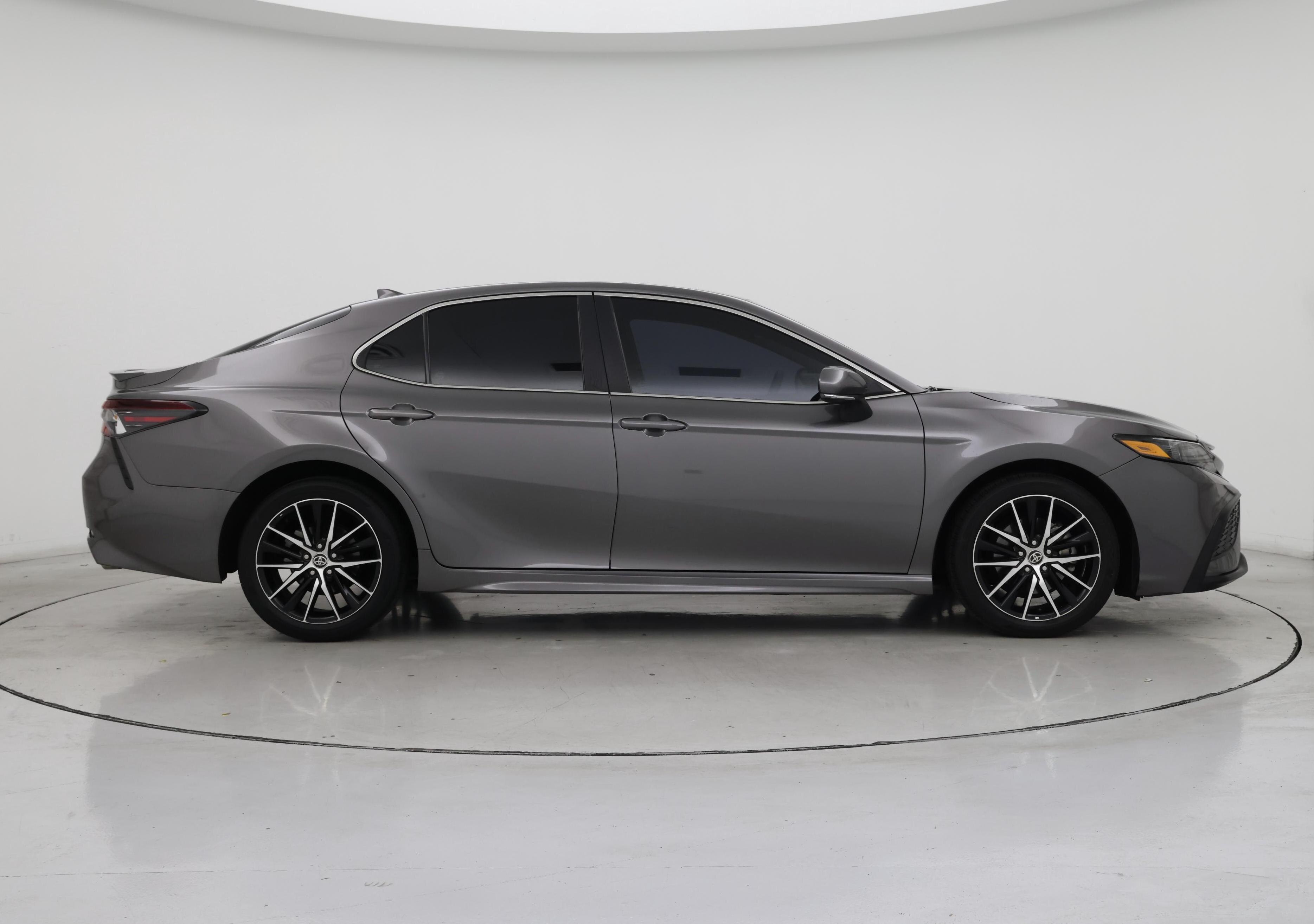 Thumbnail: 2021 Toyota Camry - 7