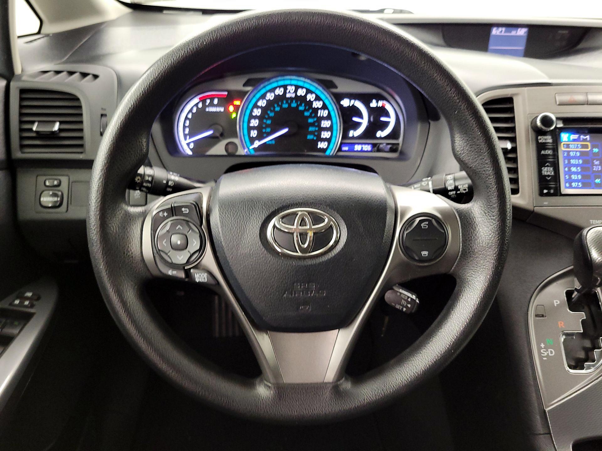 Thumbnail: 2013 Toyota Venza - 10