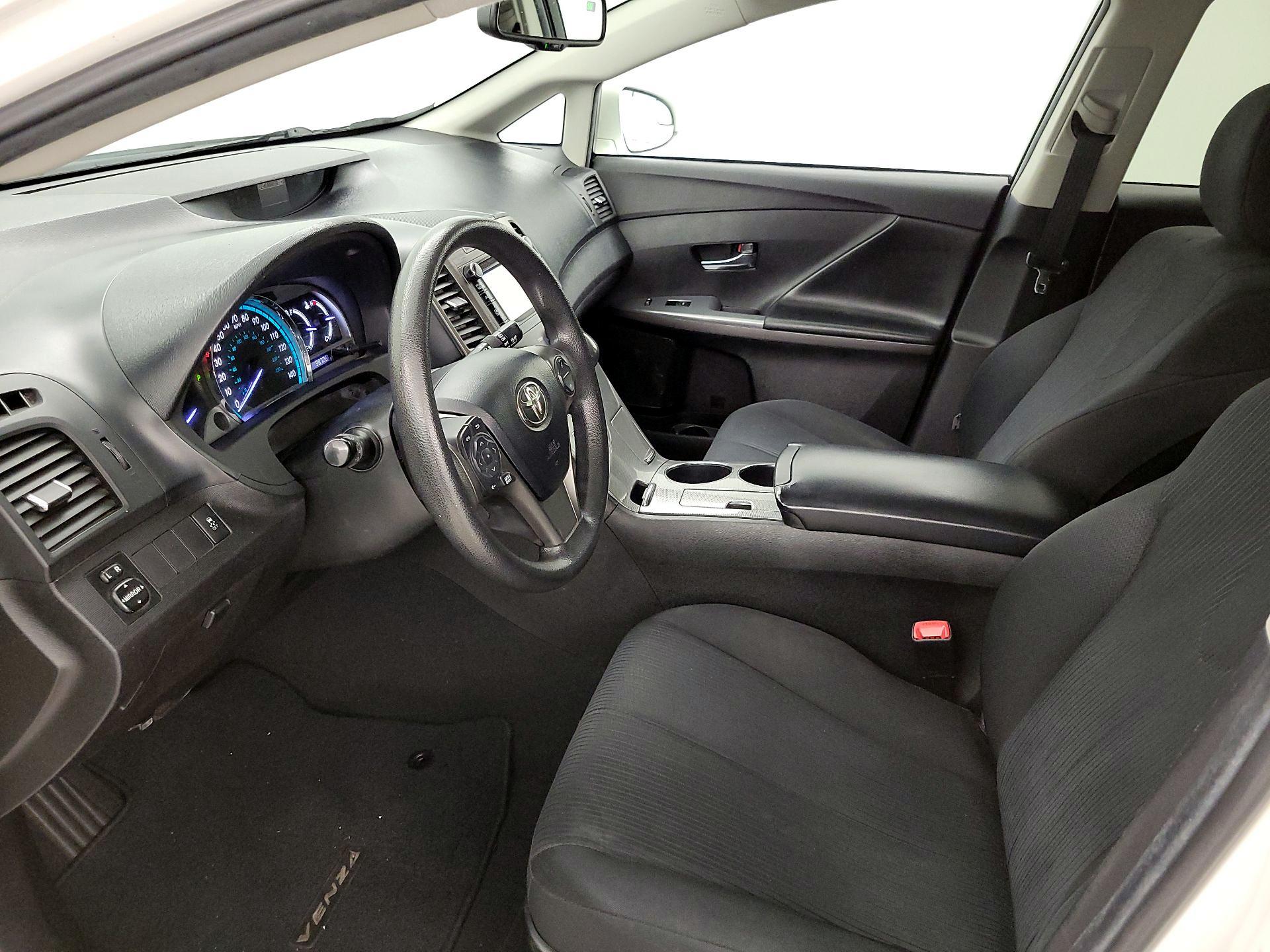 Thumbnail: 2013 Toyota Venza - 11